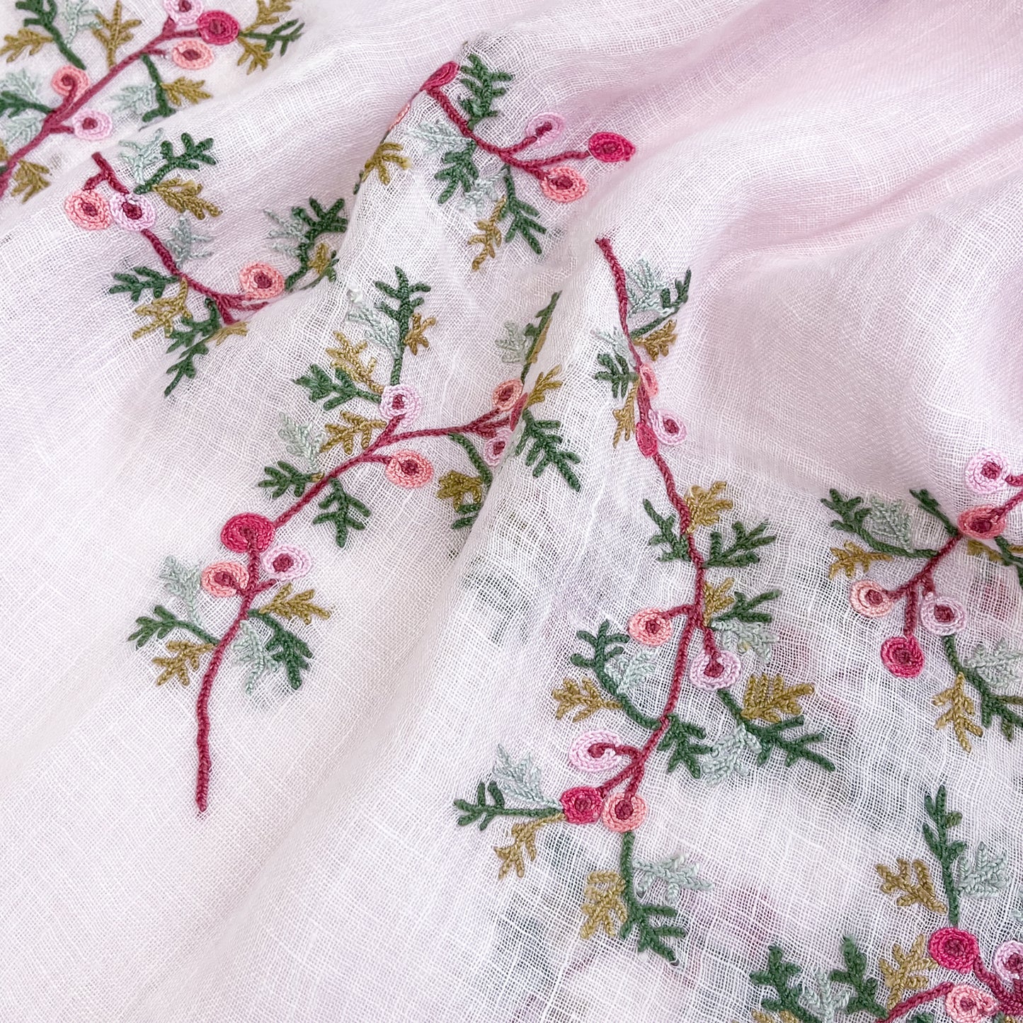 Linen embroidered flower motif stole (light pink)