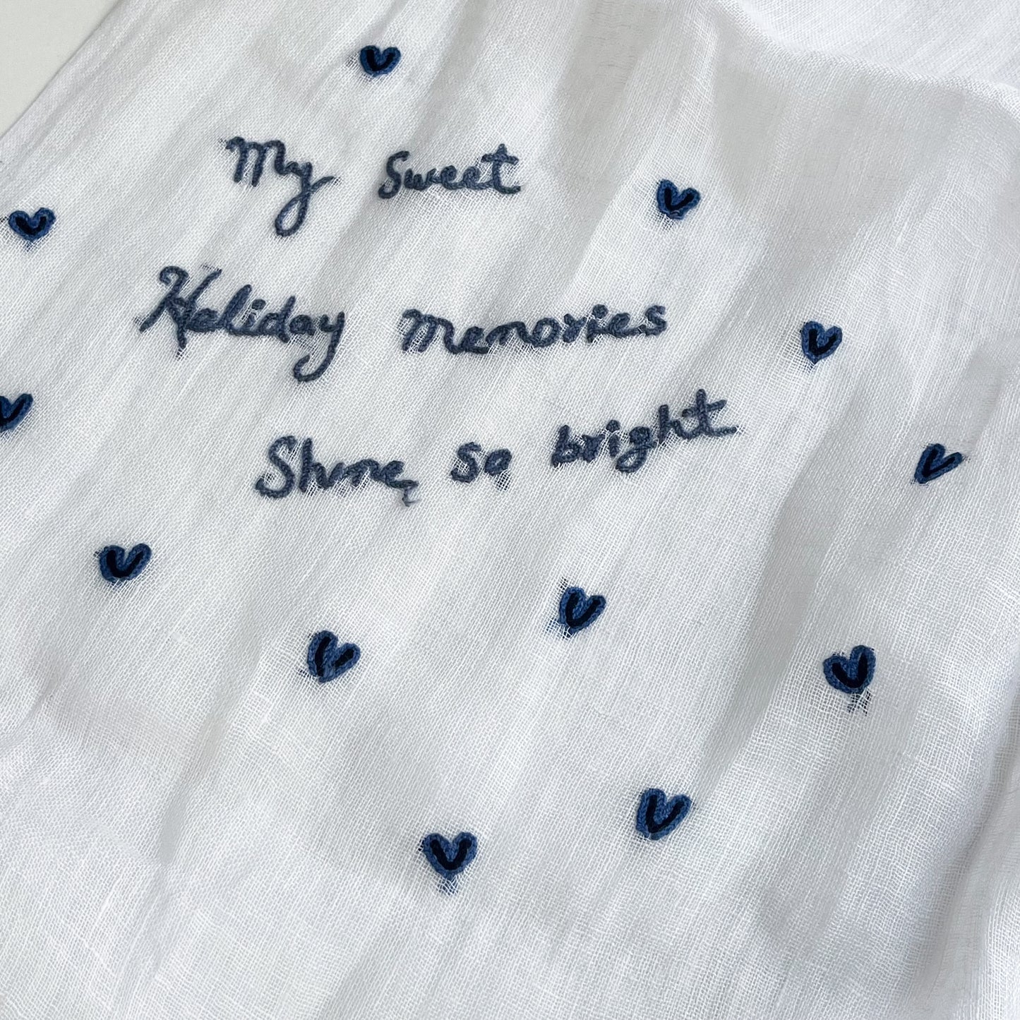 New Holiday Memories 麻素材 手刺繍ストール(ホワイト)