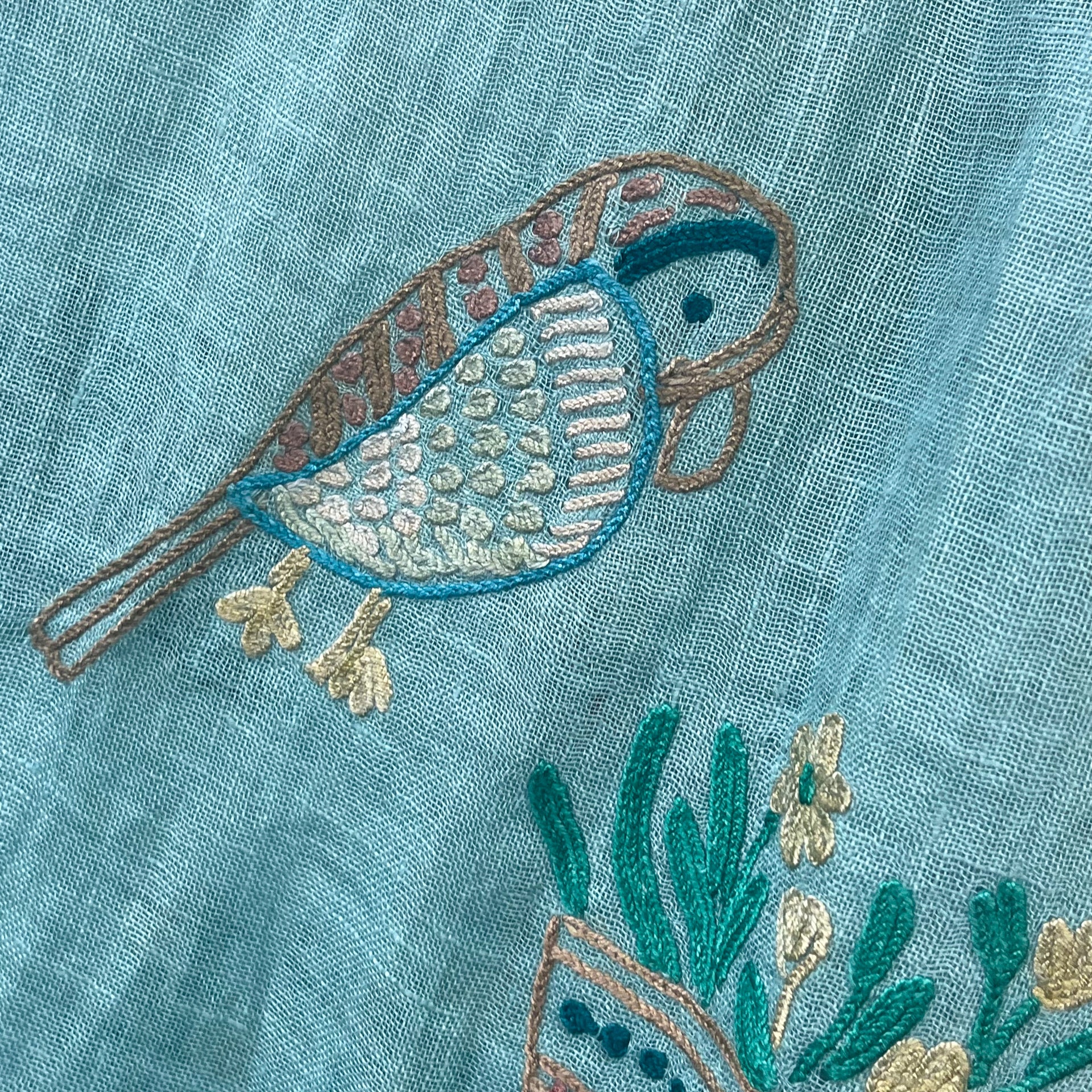 リネン アリー手刺繍ストール (ターコイズ) – TARA BLANCA ONLINE