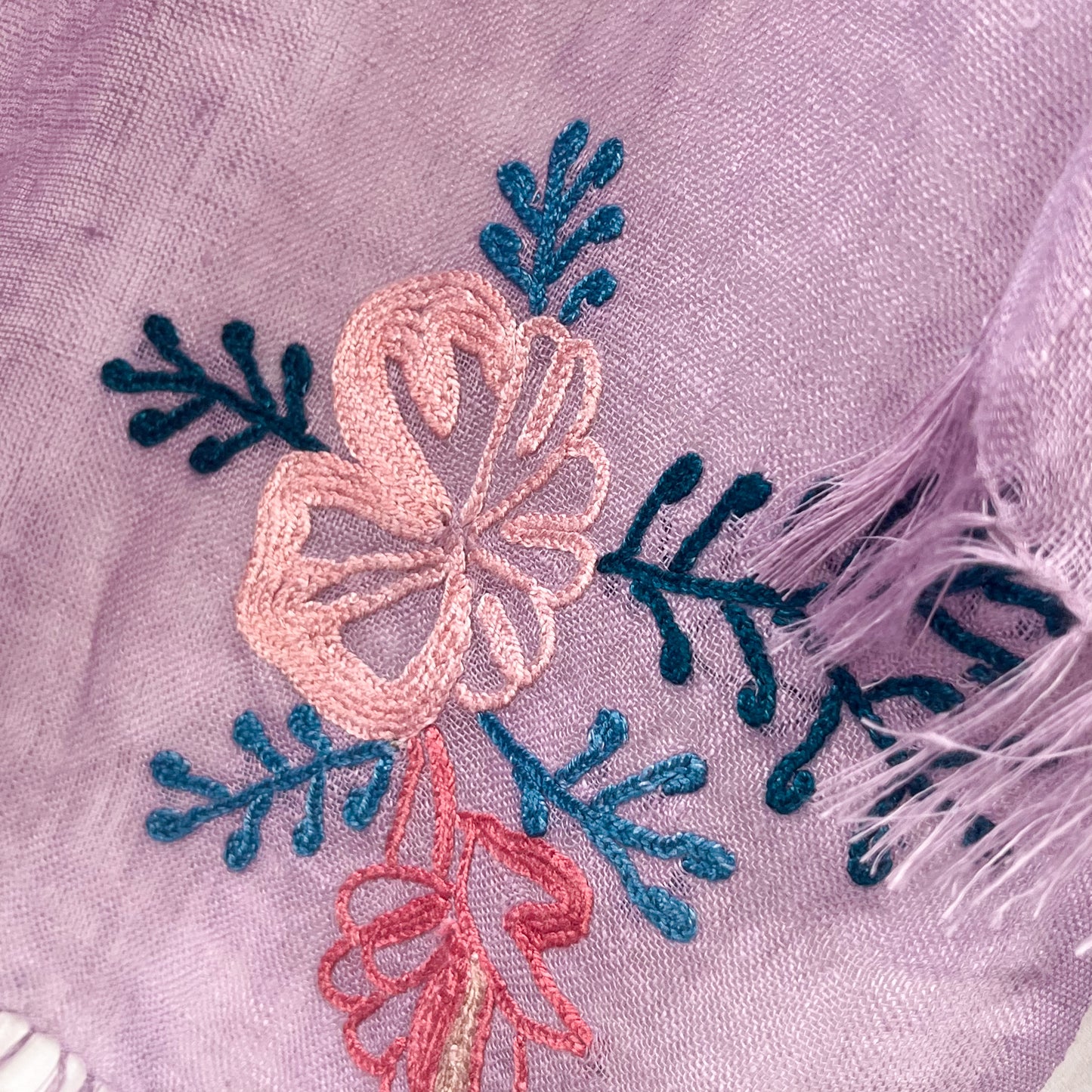 リネン アリー手刺繍ストール (ライトパープル)