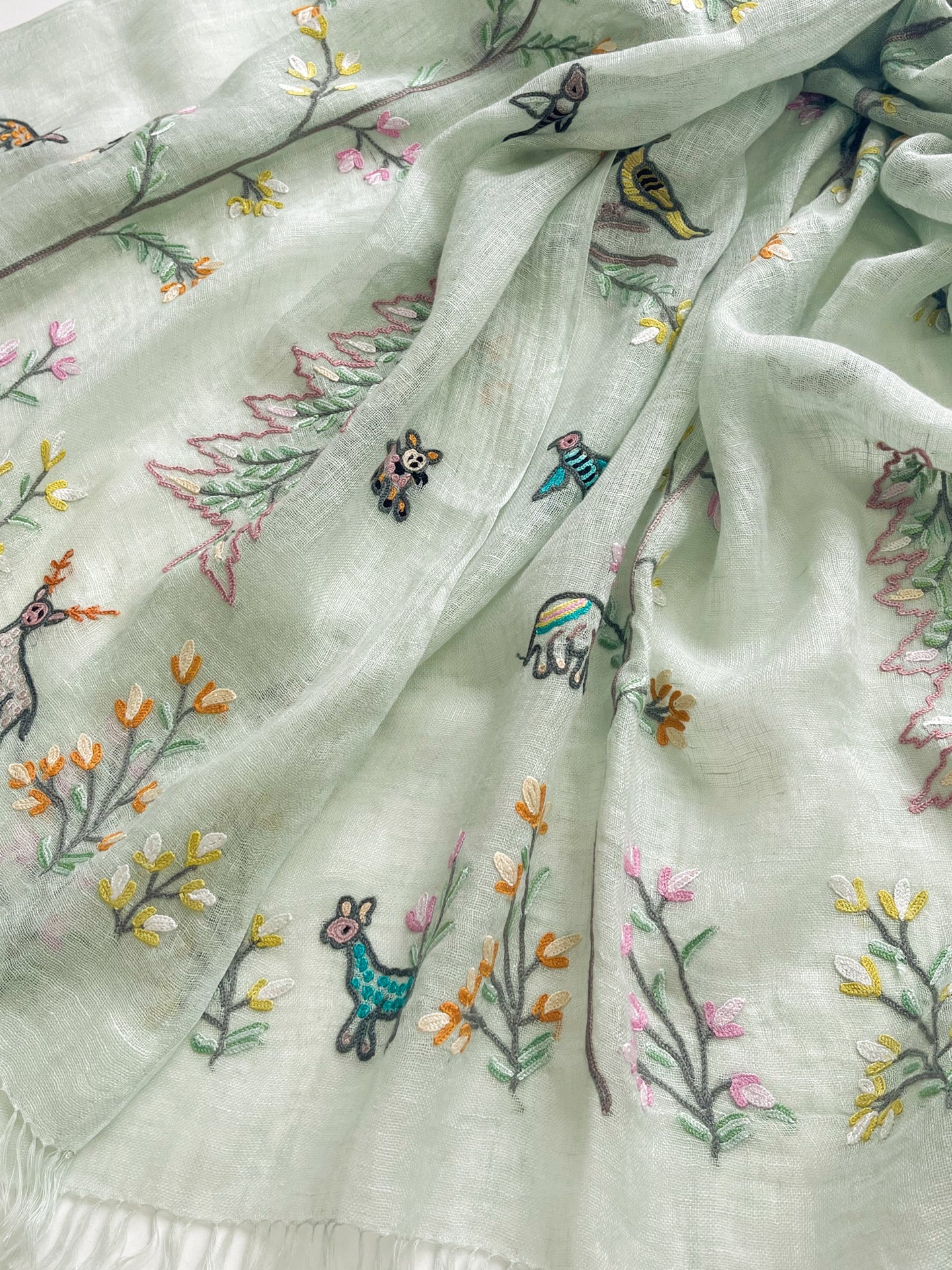 Tree of Life 麻素材 アリー手刺繍ストール (ライトグリーン)