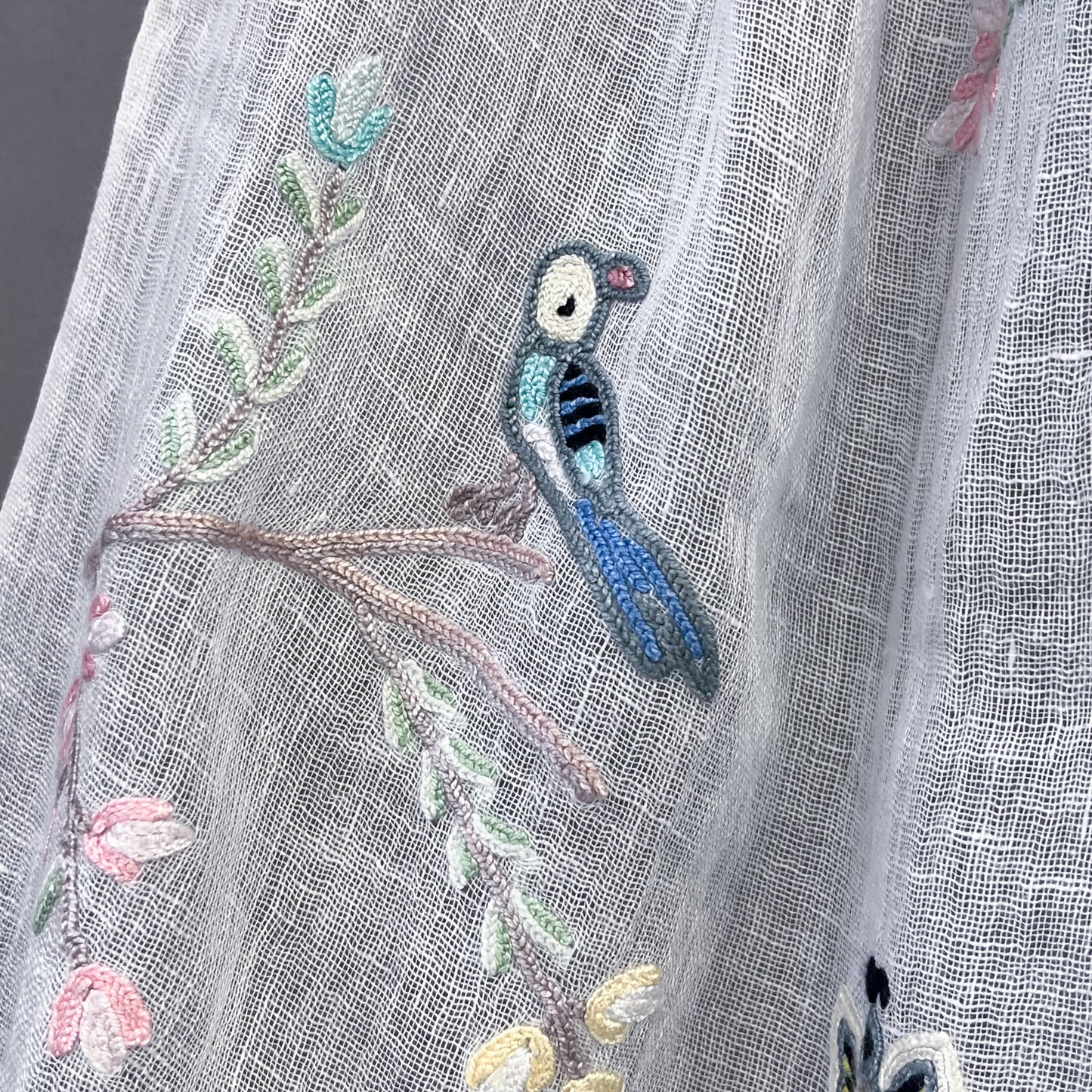 Tree of Life Thin Wool and Silk Ali Hand-Embroidered Stole (White)