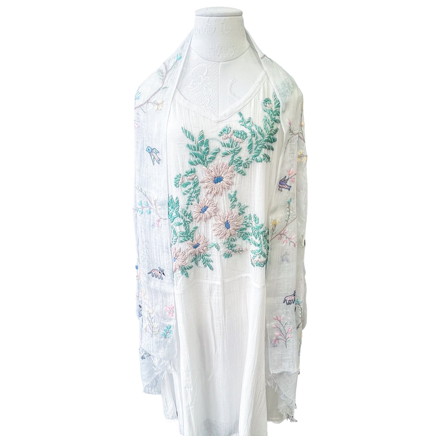 Tree of Life Thin Wool and Silk Ali Hand-Embroidered Stole (White)