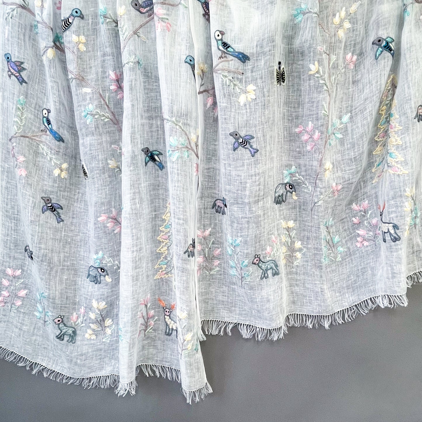 Tree of Life Thin Wool and Silk Ali Hand-Embroidered Stole (White)