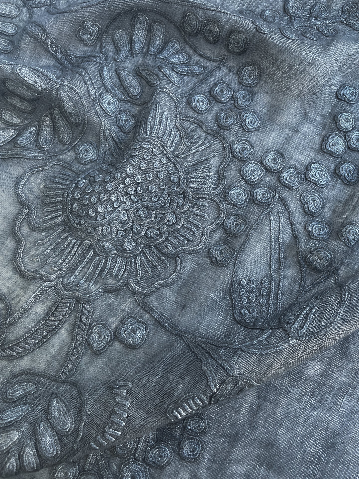 Flower Festival 麻素材 アリー手刺繍ストール (ダークグレー)