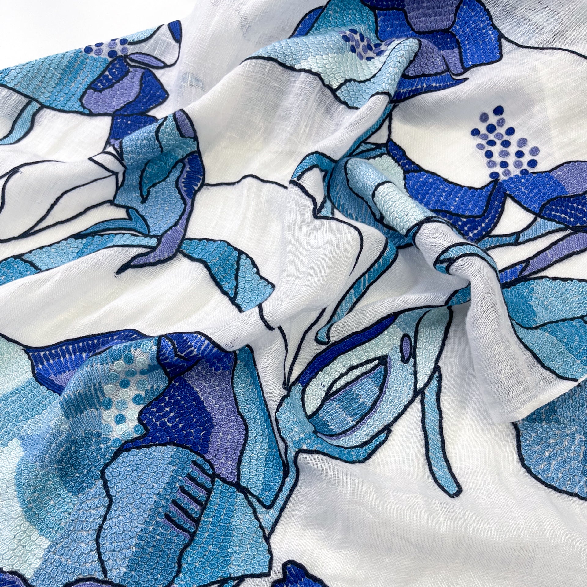 GARDEN IN A MIST 麻素材 アリー手刺繍ストール (ホワイト/ブルー