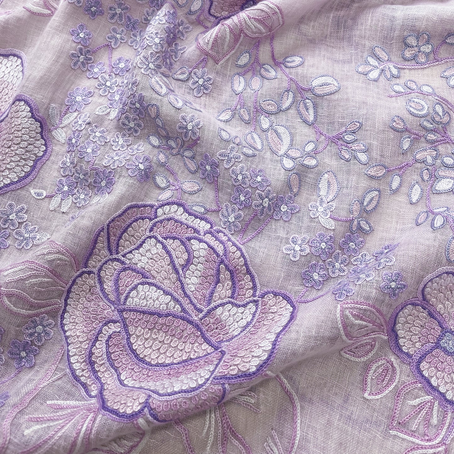 Flower motif, linen, Ari hand-embroidered stole (light pink)