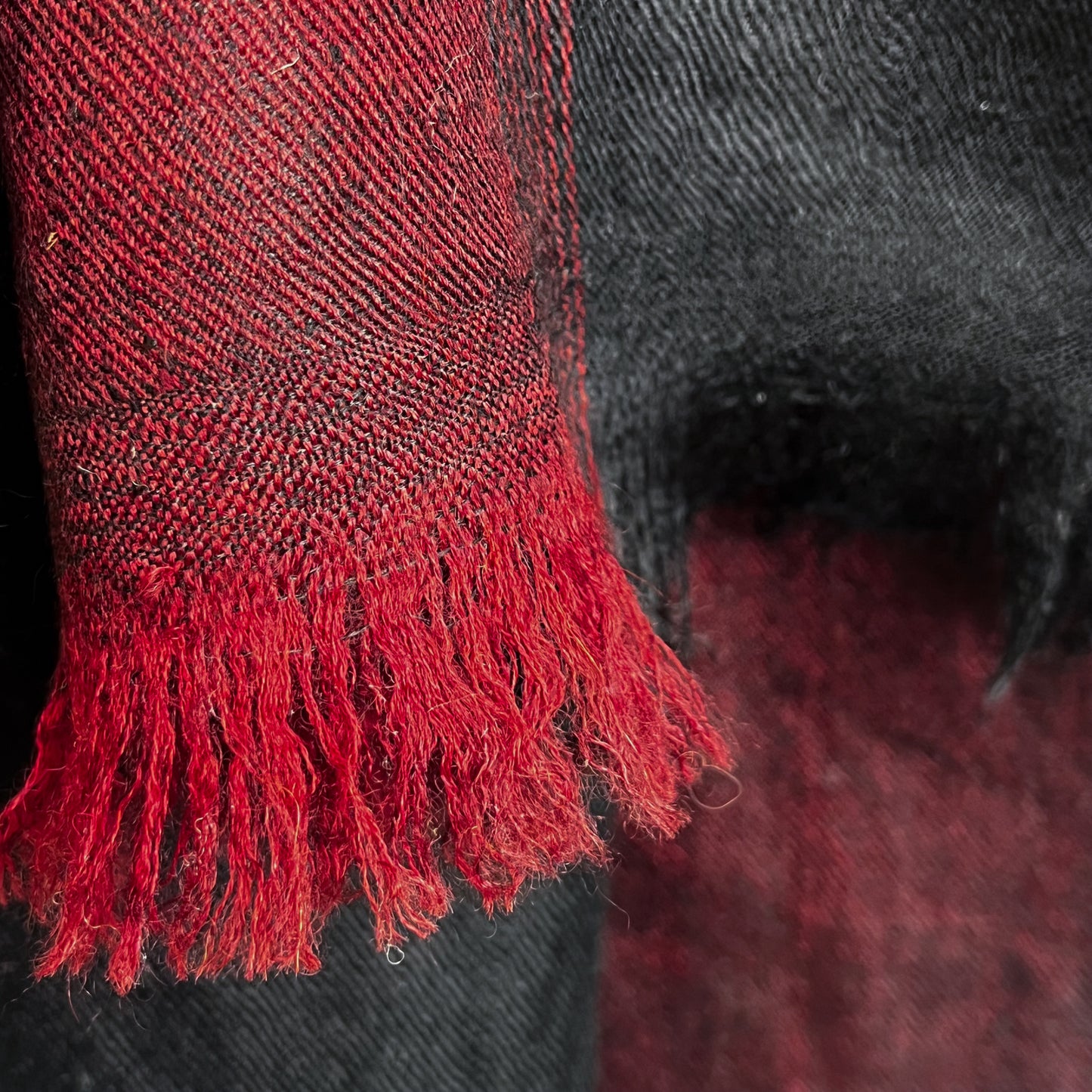 カシミヤ ニードル手刺繍ストール (ダークレッド)