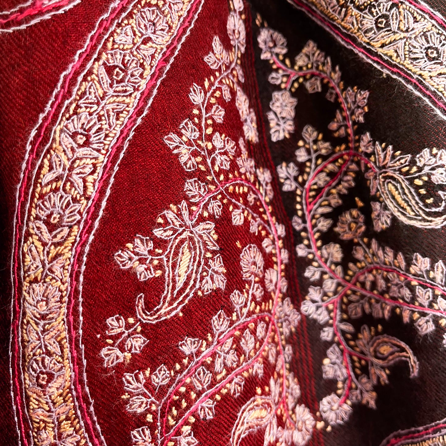 カシミヤ ニードル手刺繍ストール (ダークレッド)