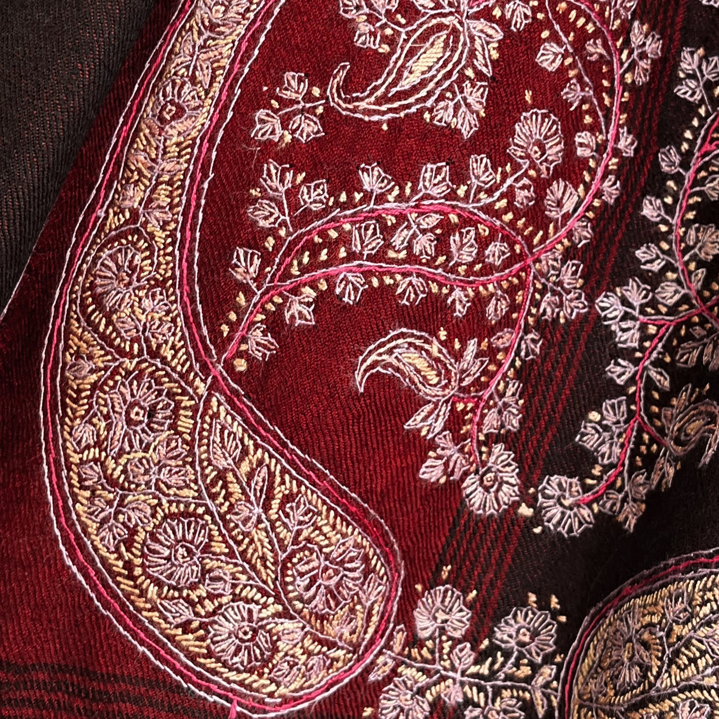 カシミヤ ニードル手刺繍ストール (ダークレッド)