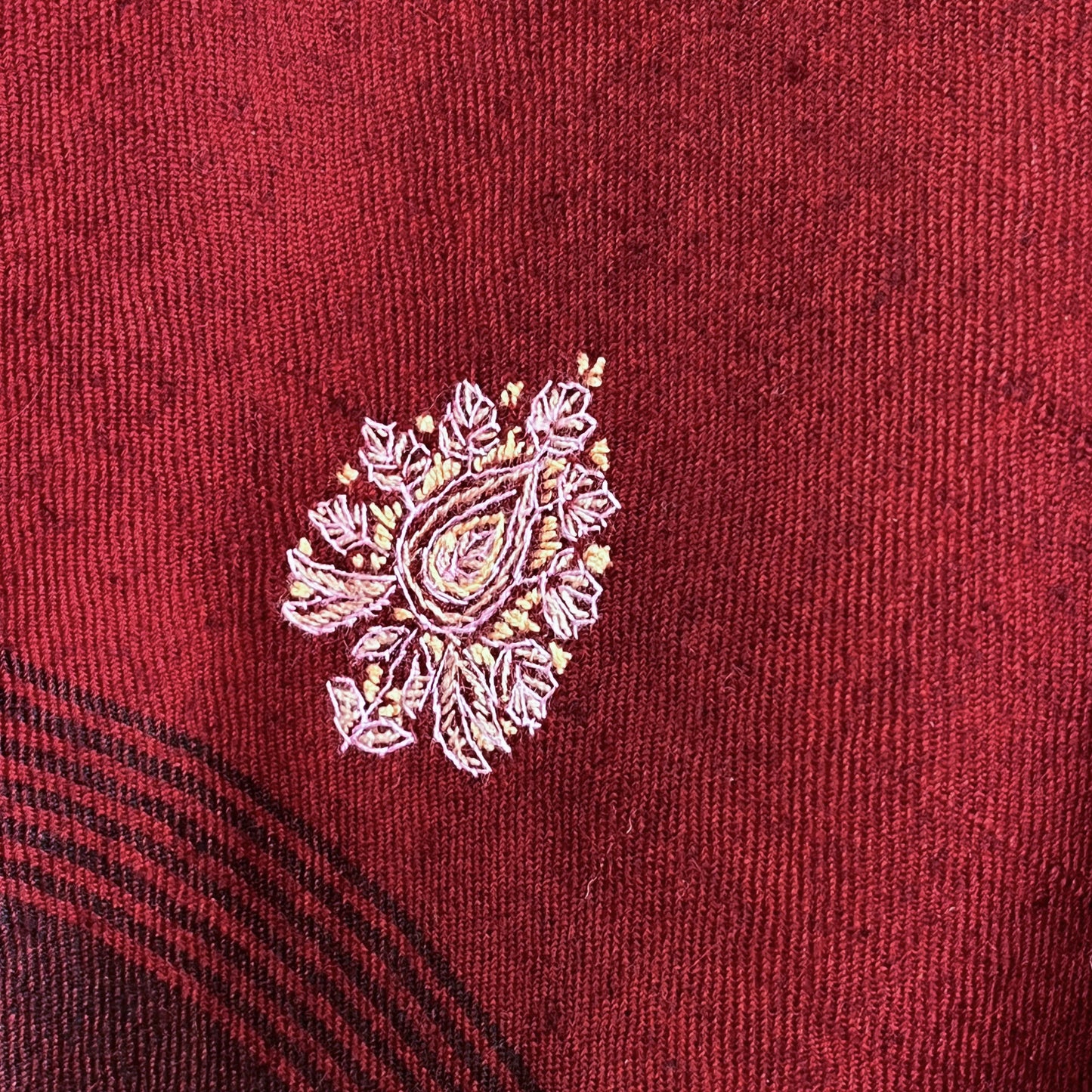 カシミヤ ニードル手刺繍ストール (ダークレッド)