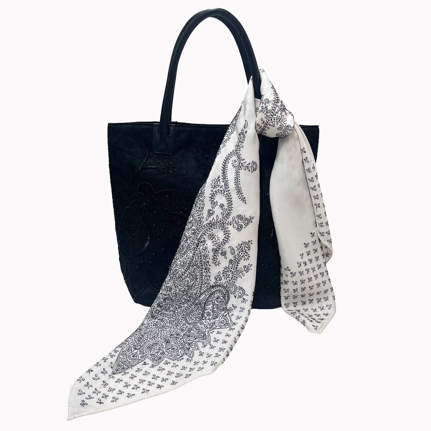 シルク ニードル手刺繍スカーフ (ホワイト)