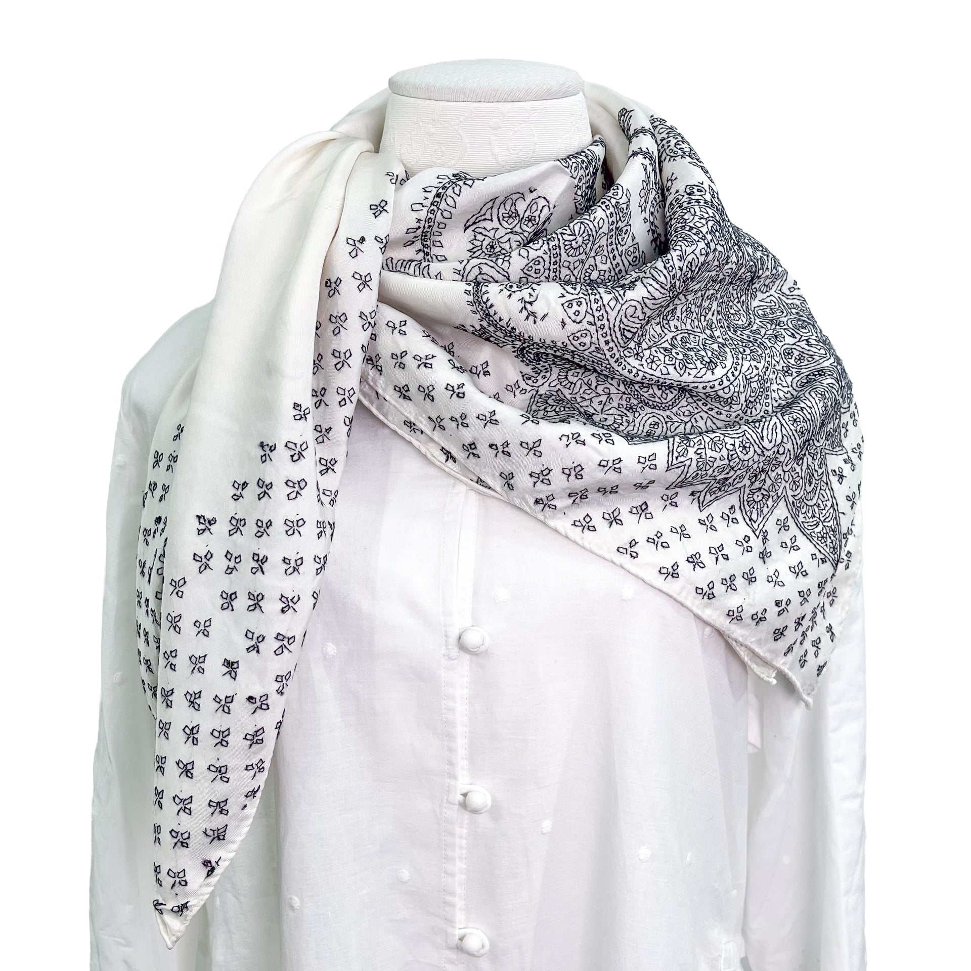 シルク ニードル手刺繍スカーフ (ホワイト) – TARA BLANCA ONLINE