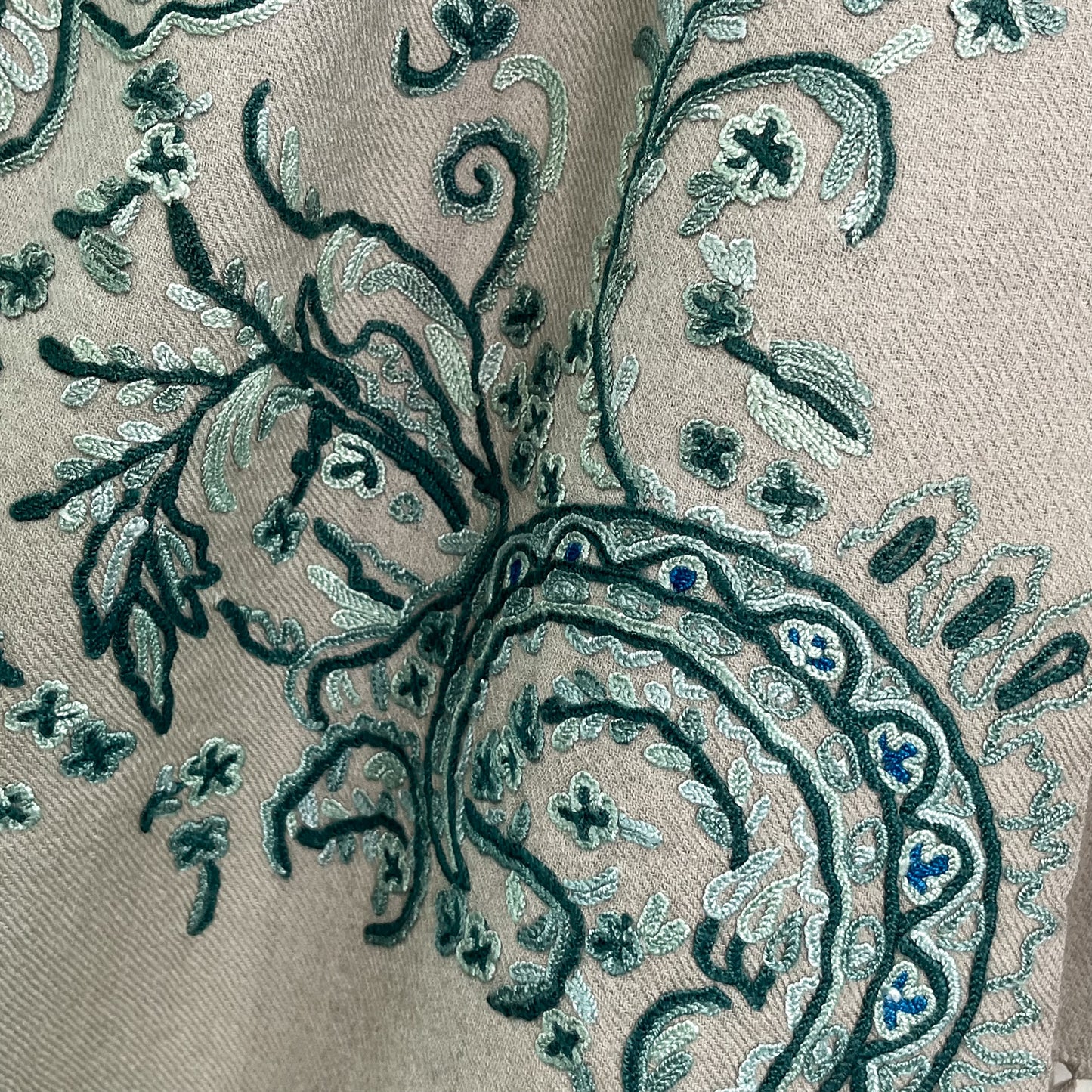 Wool Arly hand embroidered stole 60cm x 200cm (light grey)