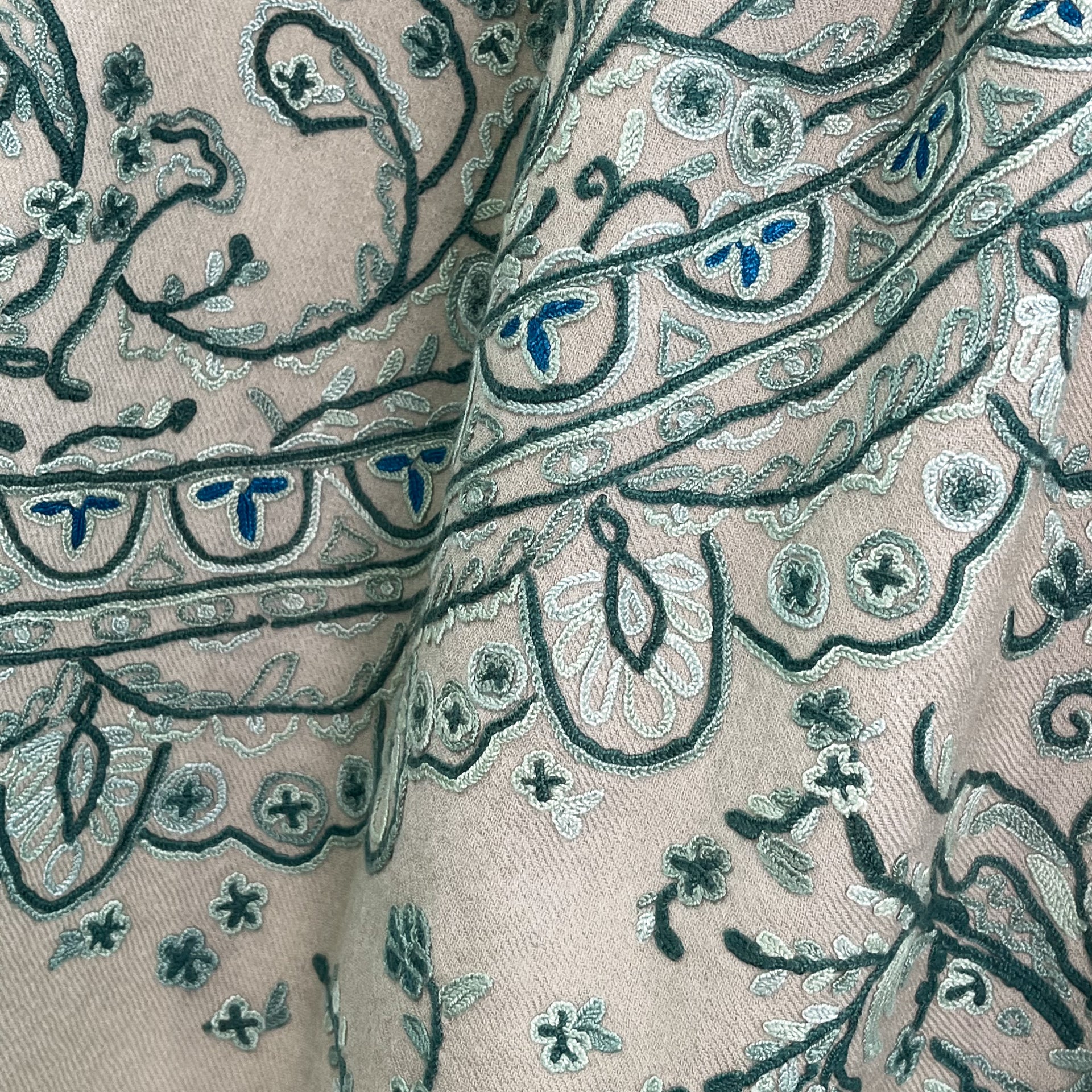 オンラインショップ限定スペシャル価格】ウール アリー手刺繍ストール