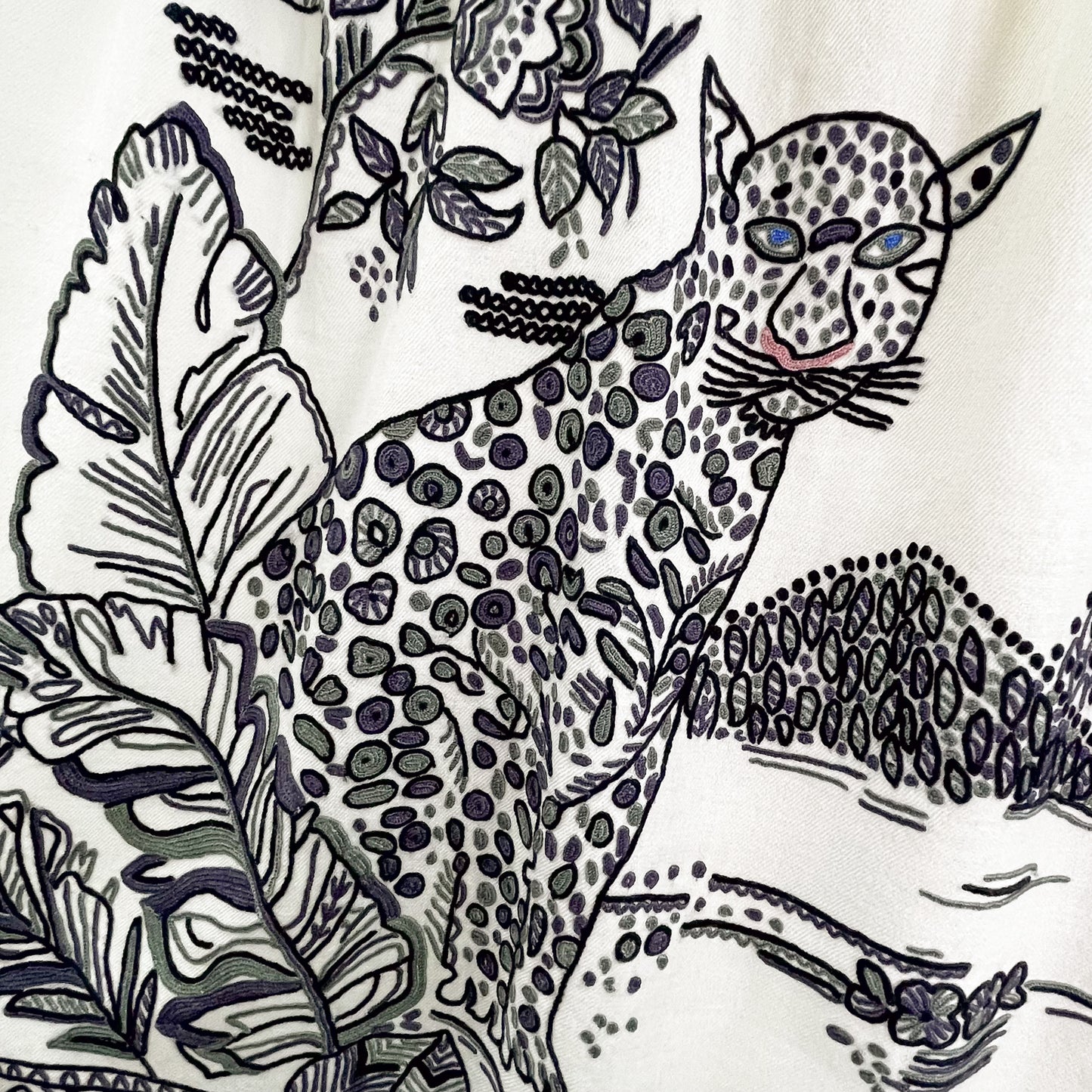 ウール アリー手刺繍ストール (ホワイト/ブラック)