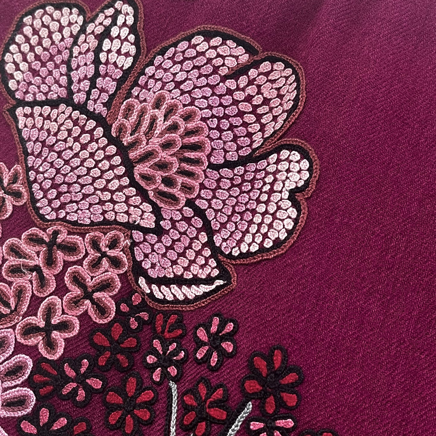 FLOWER MERRY GO ROUND ウール アリー手刺繍ストール (ラディッシュパープル)