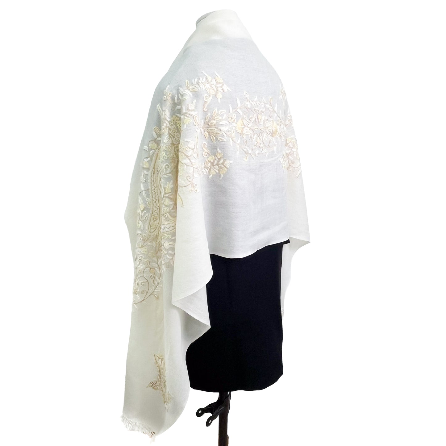 [Free Shipping] Flower Motif Wool Allie Hand Embroidered Stole 50cm x 190cm (Gray)