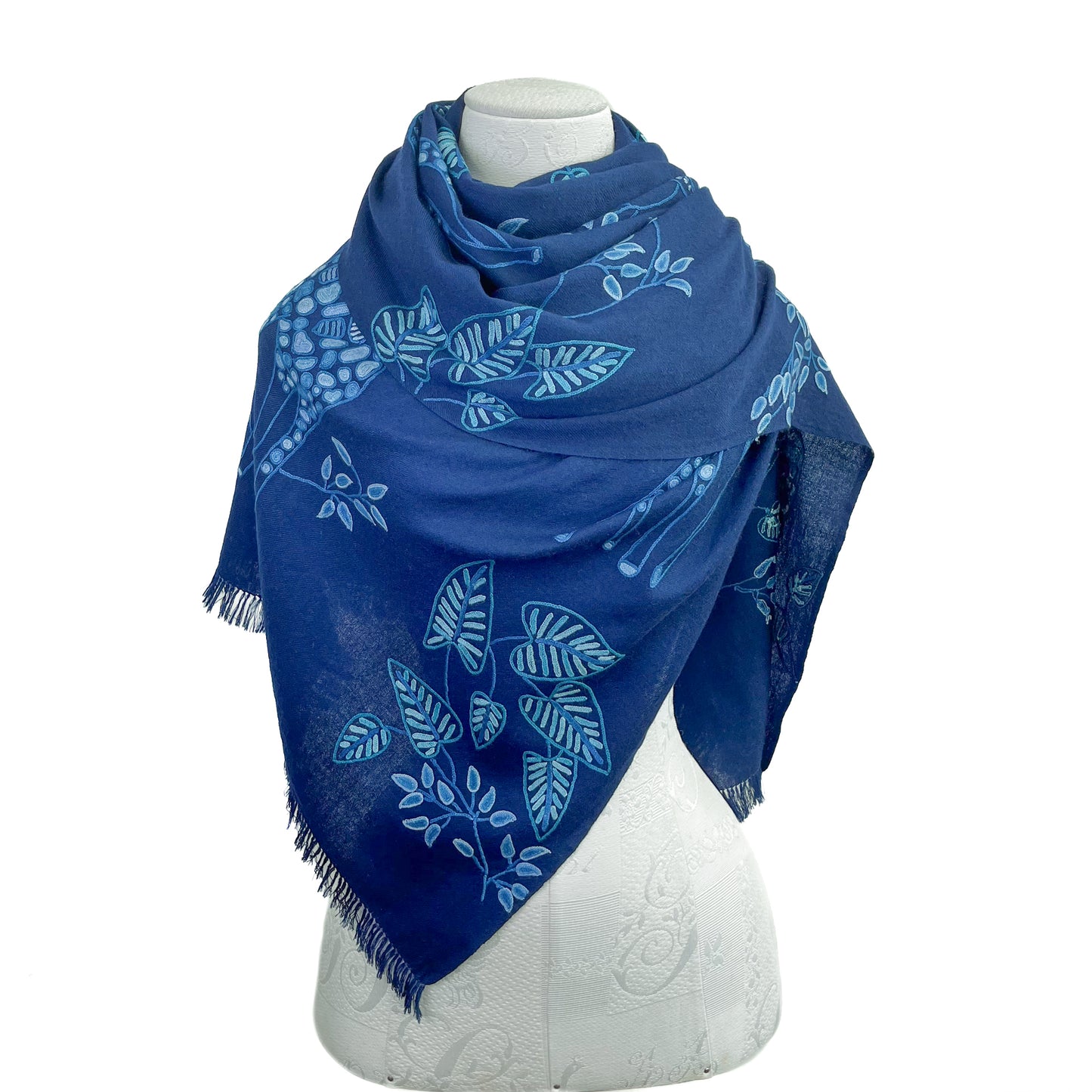 キリン柄サファリダンス ウール アリー手刺繍ストール (ネイビーブルー)