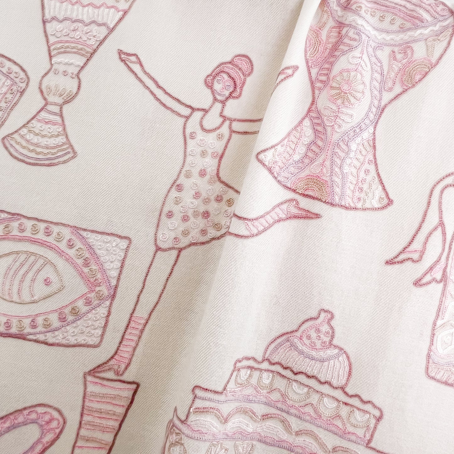 PARTY ウール アリー手刺繍ストール (ホワイト/ピンクベージュ)