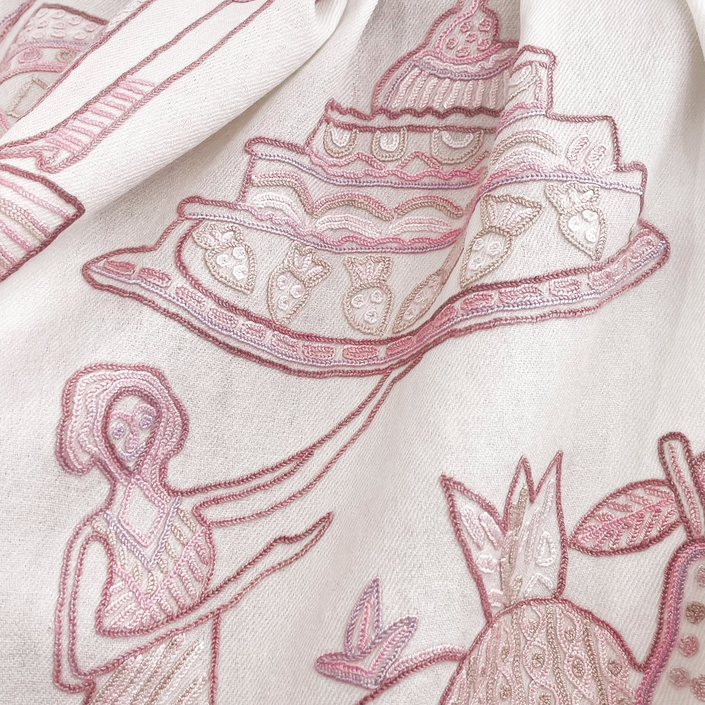 PARTY ウール アリー手刺繍ストール (ホワイト/ピンクベージュ)