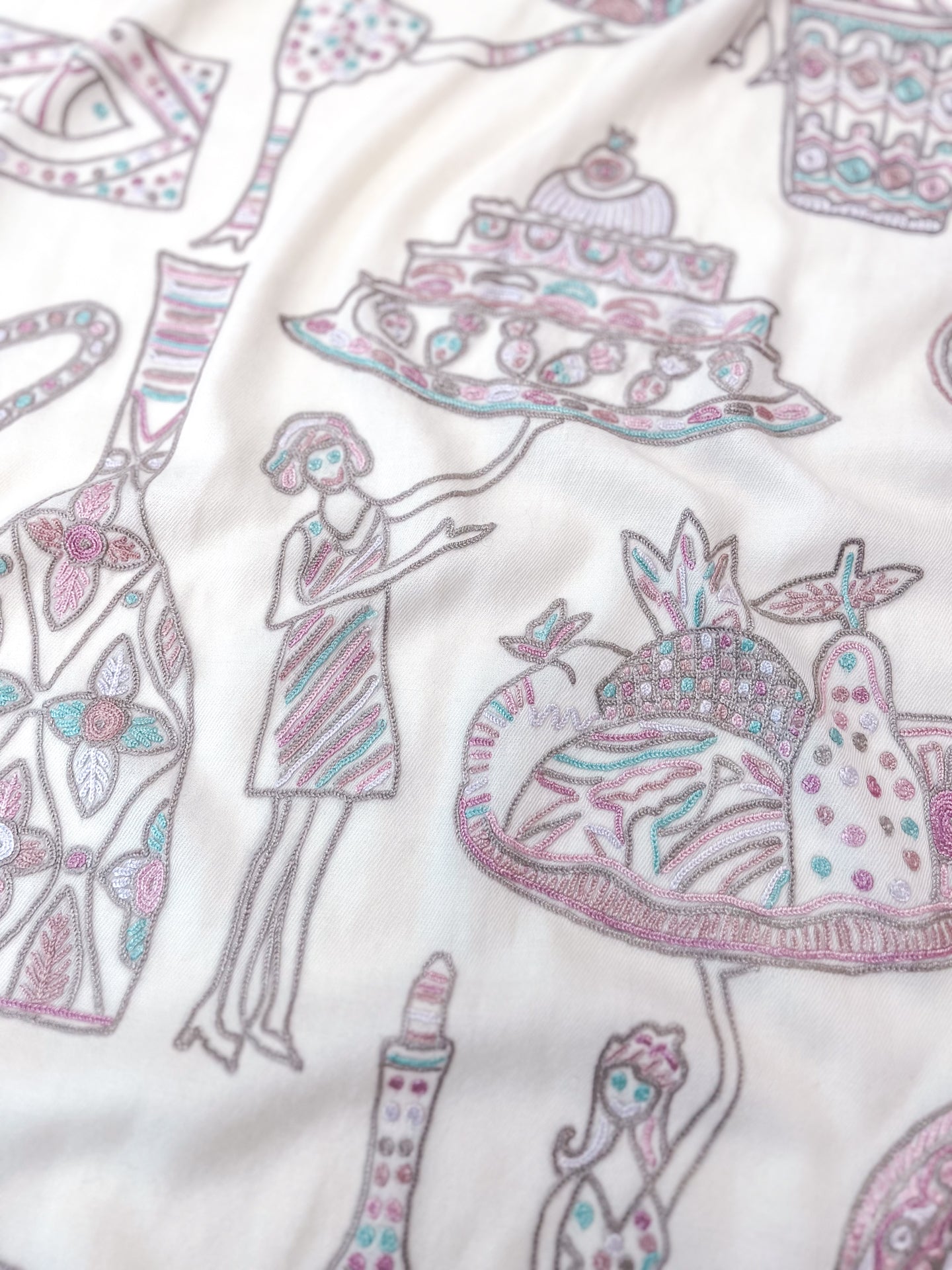 PARTY ファインウールシルク アリー手刺繍ストール (ホワイト)