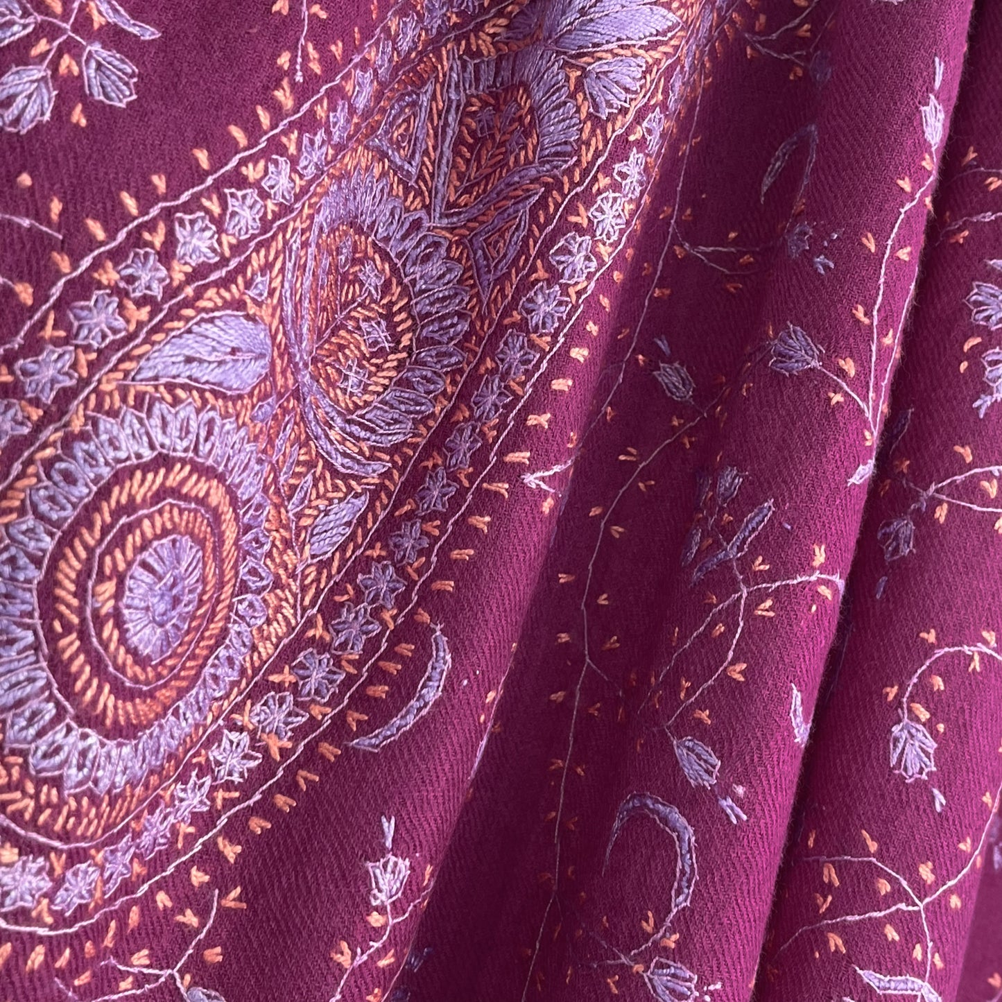 ウール ニードル手刺繍ストール (マゼンタ)