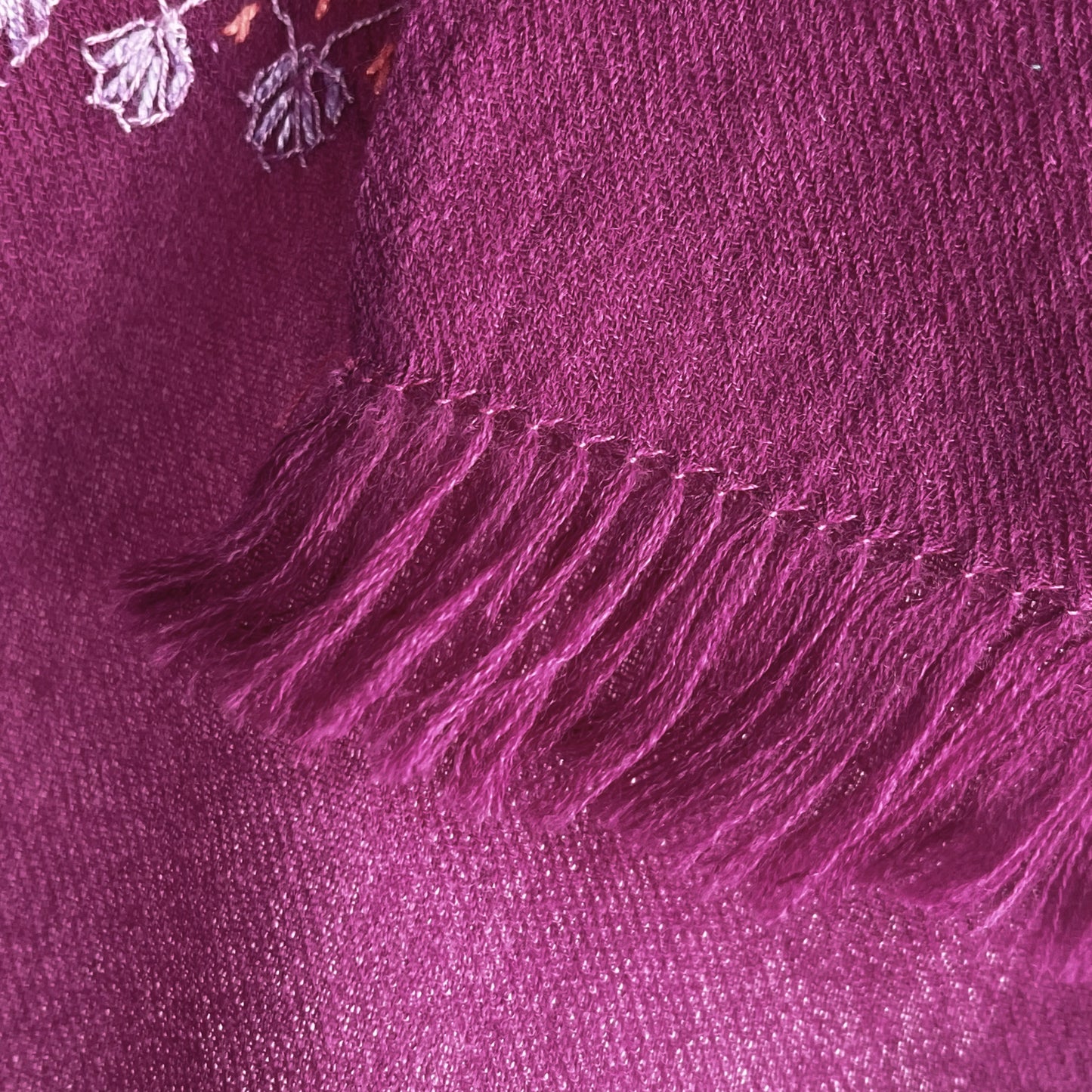 ウール ニードル手刺繍ストール (マゼンタ)