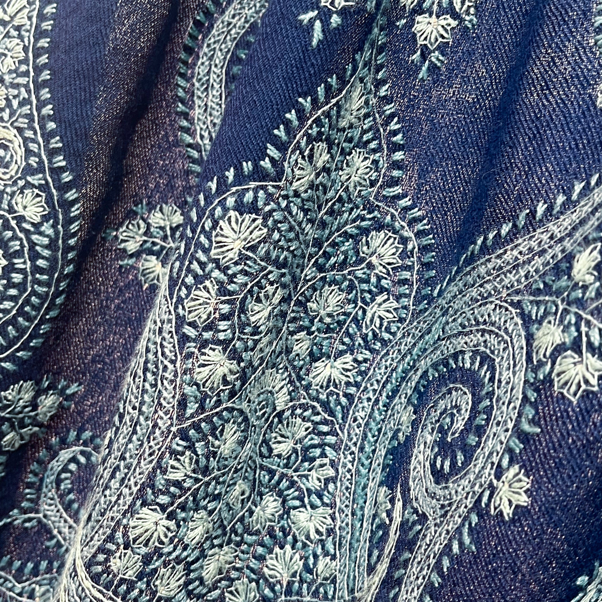 Paisley Waves ウール ニードル手刺繍ストール (ダークネイビー