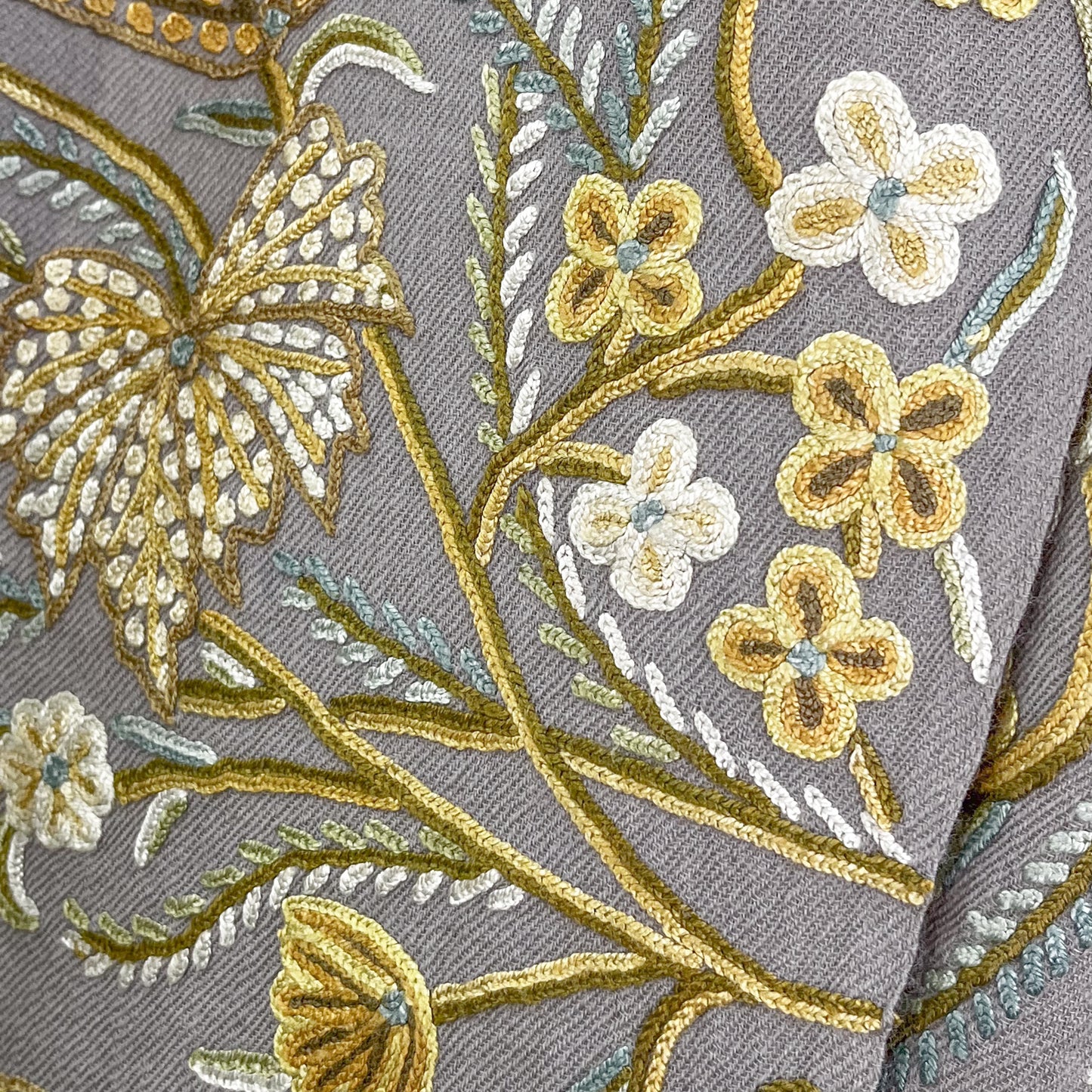 フラワーモチーフウール アリー手刺繍ストール(グレージュ/イエロー)