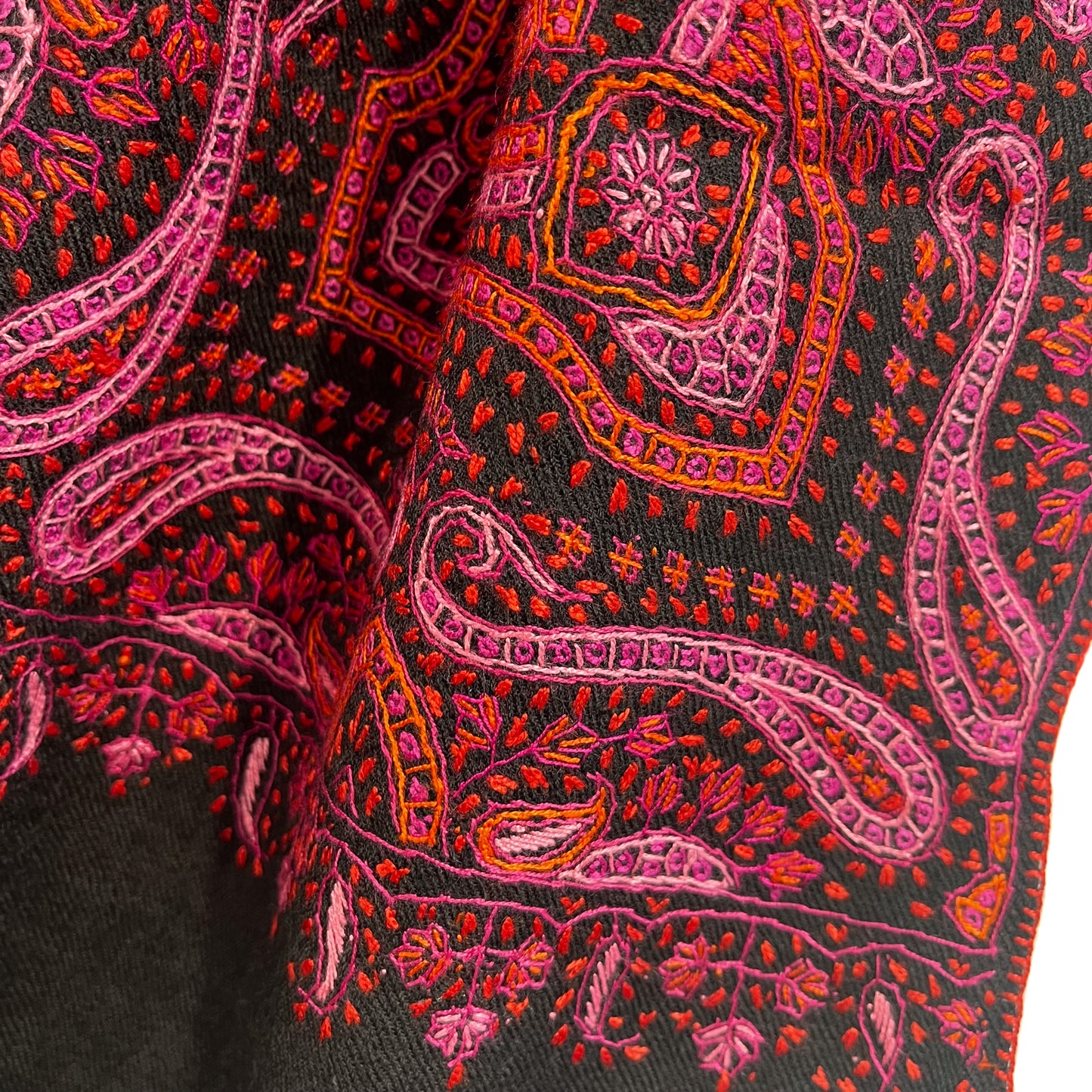 Wool Needle-Embroidered Stole (Black/Red)