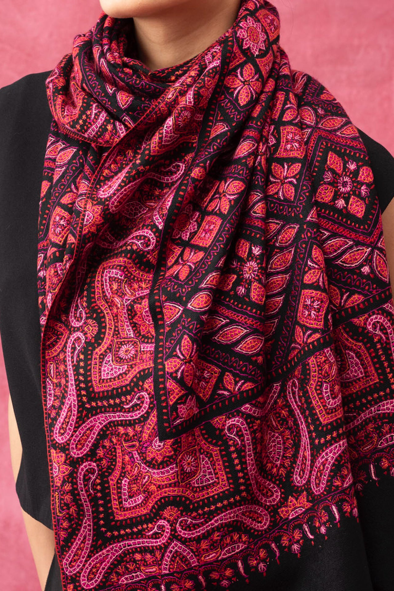 Wool Needle-Embroidered Stole (Black/Red)