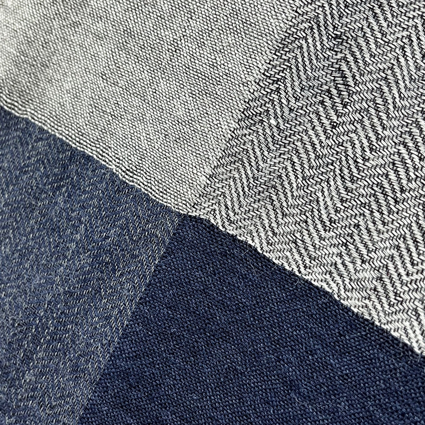 ウール&シルク アリー手刺繍ストール (ネイビー)