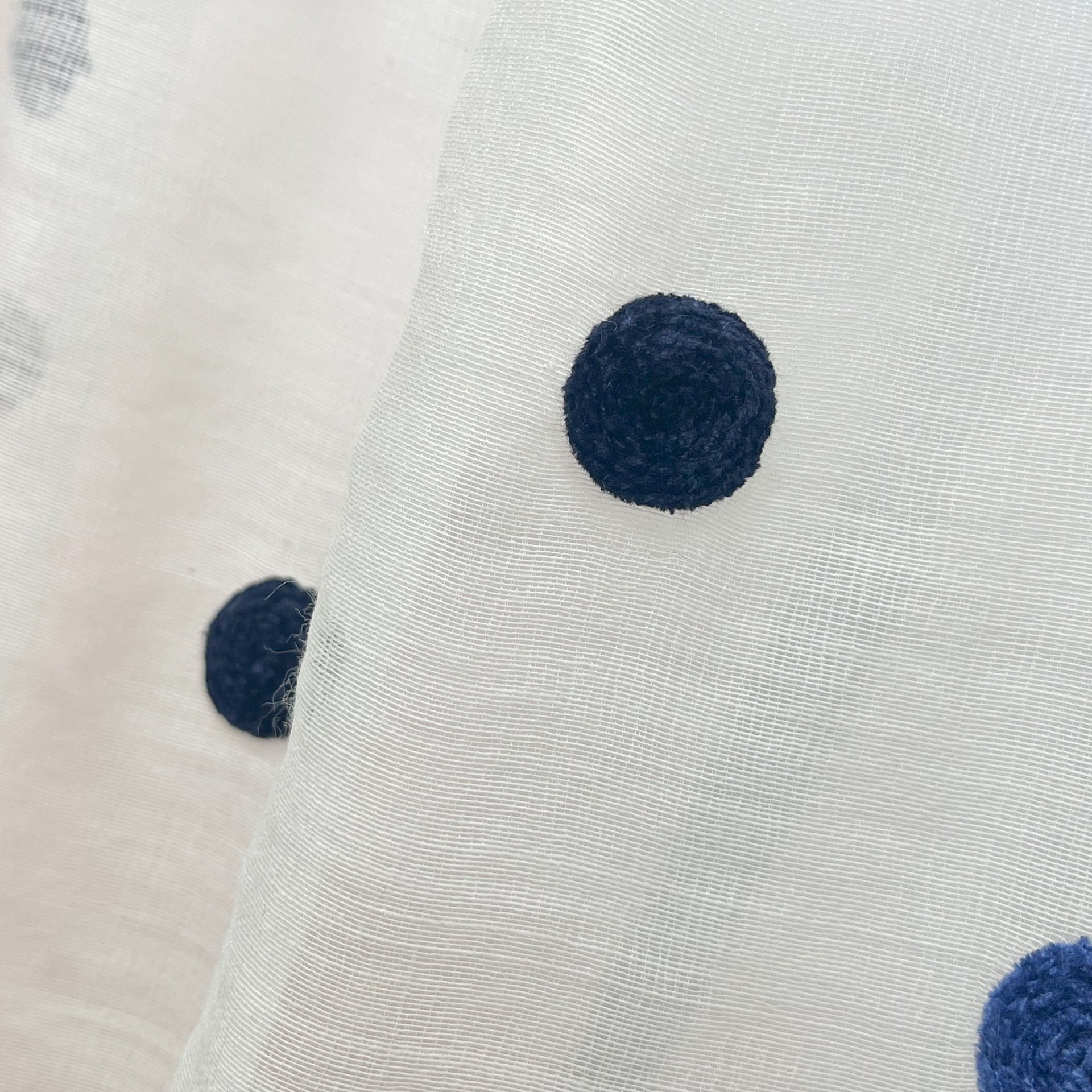 ウール&シルク素材 毛糸刺繍ストール (ホワイト) – TARA BLANCA ONLINE