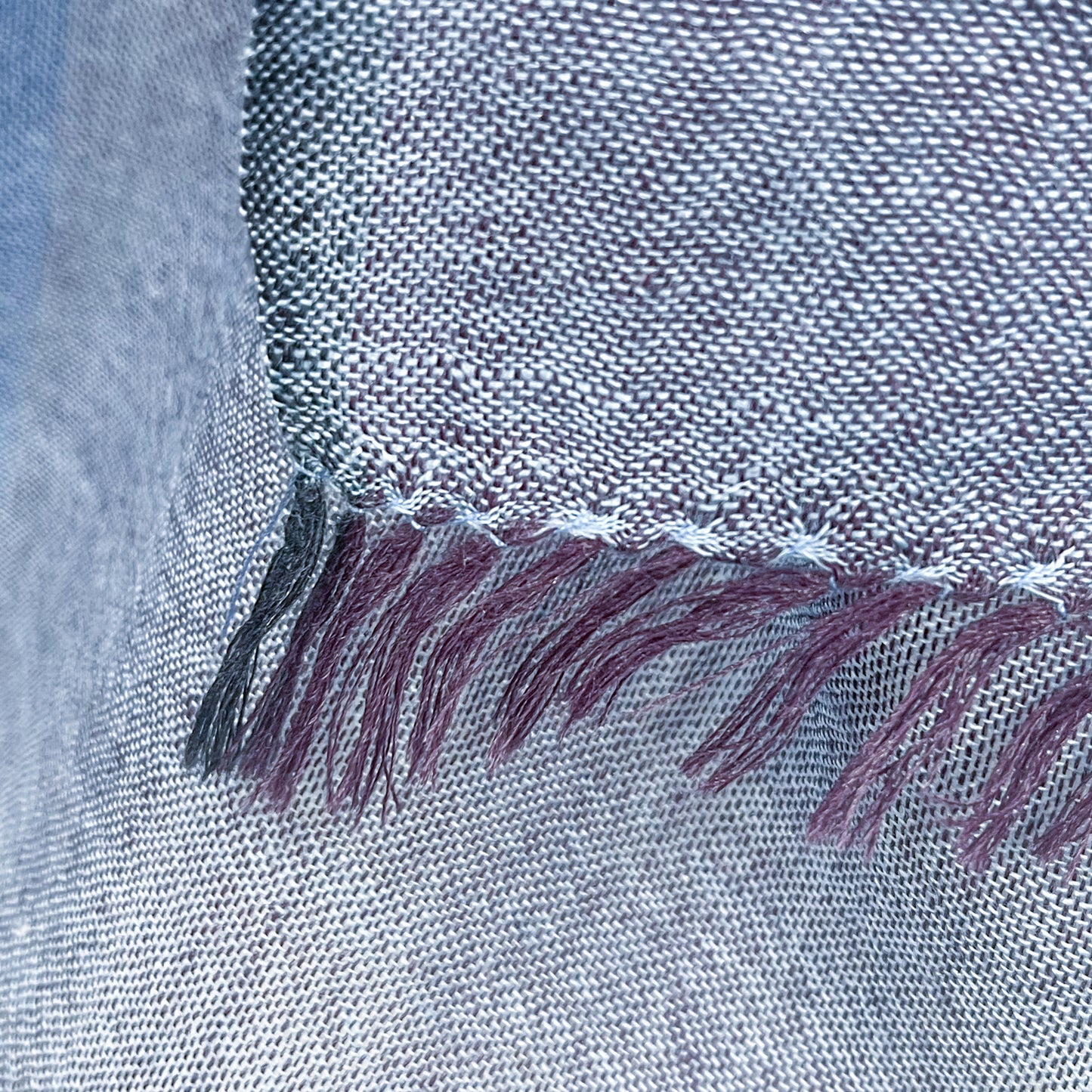 エキゾチックフラワー ウール&シルク アリー手刺繍ストール (ブルー)