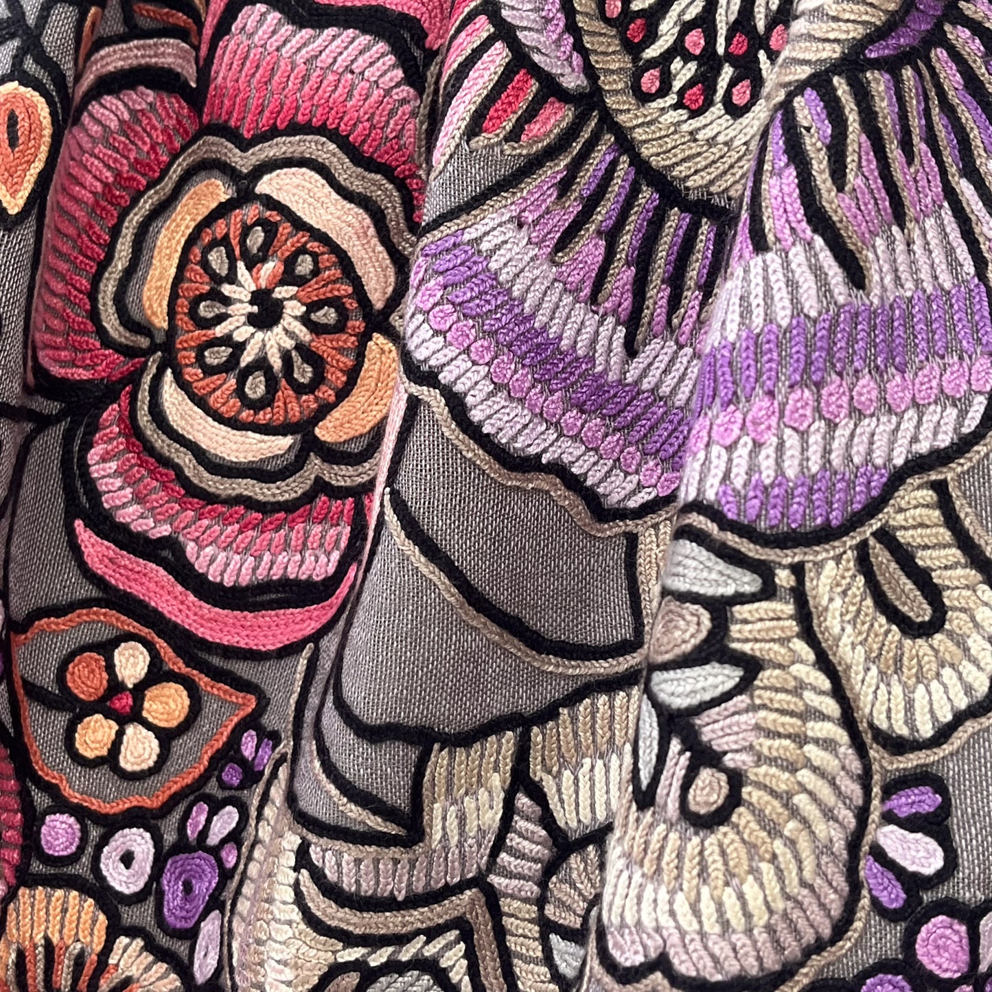 エキゾチックフラワー 薄手ウール&シルク アリー手刺繍ストール (パープリッシュグレー)