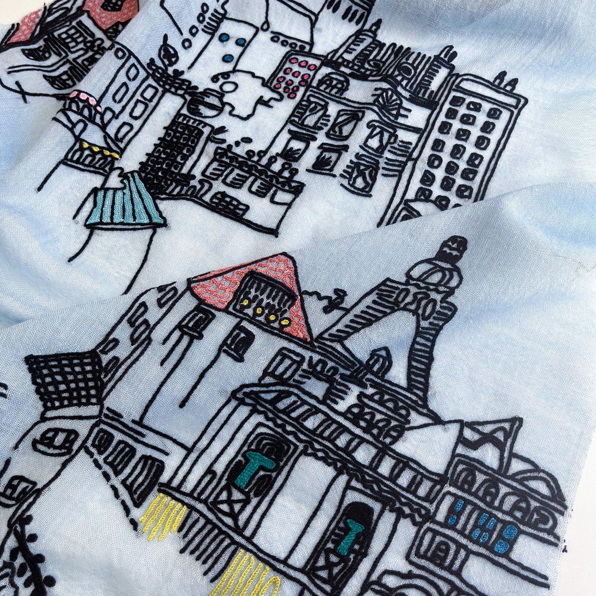 Town 薄手ウール&シルク アリー手刺繍ストール (ライトブルー)