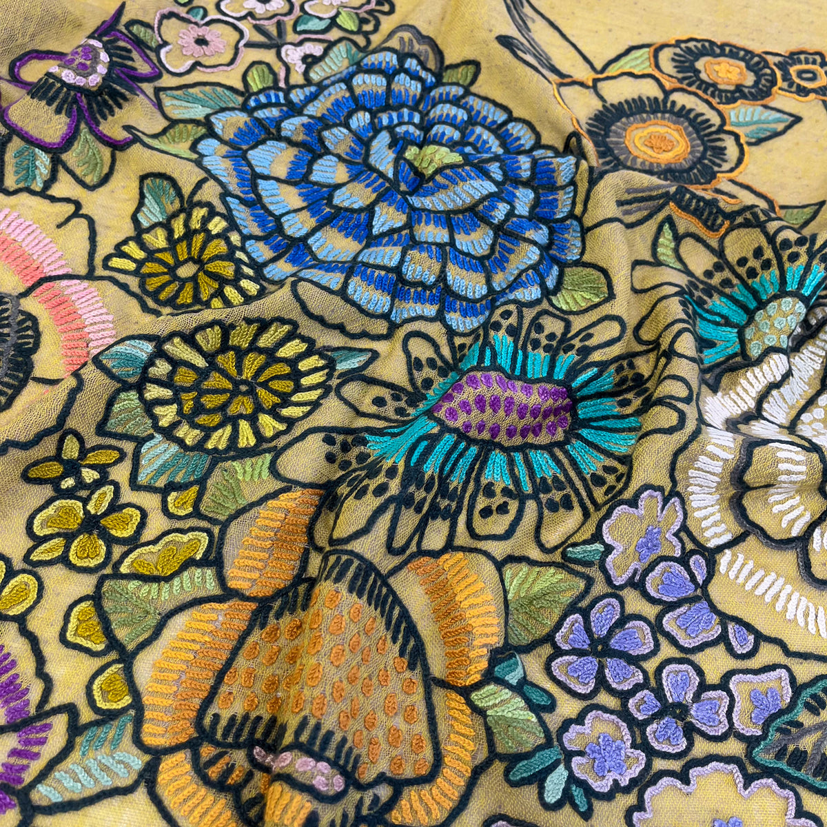 Magical Dreams 薄手ウール&シルク アリー手刺繍ストール (マスタード)