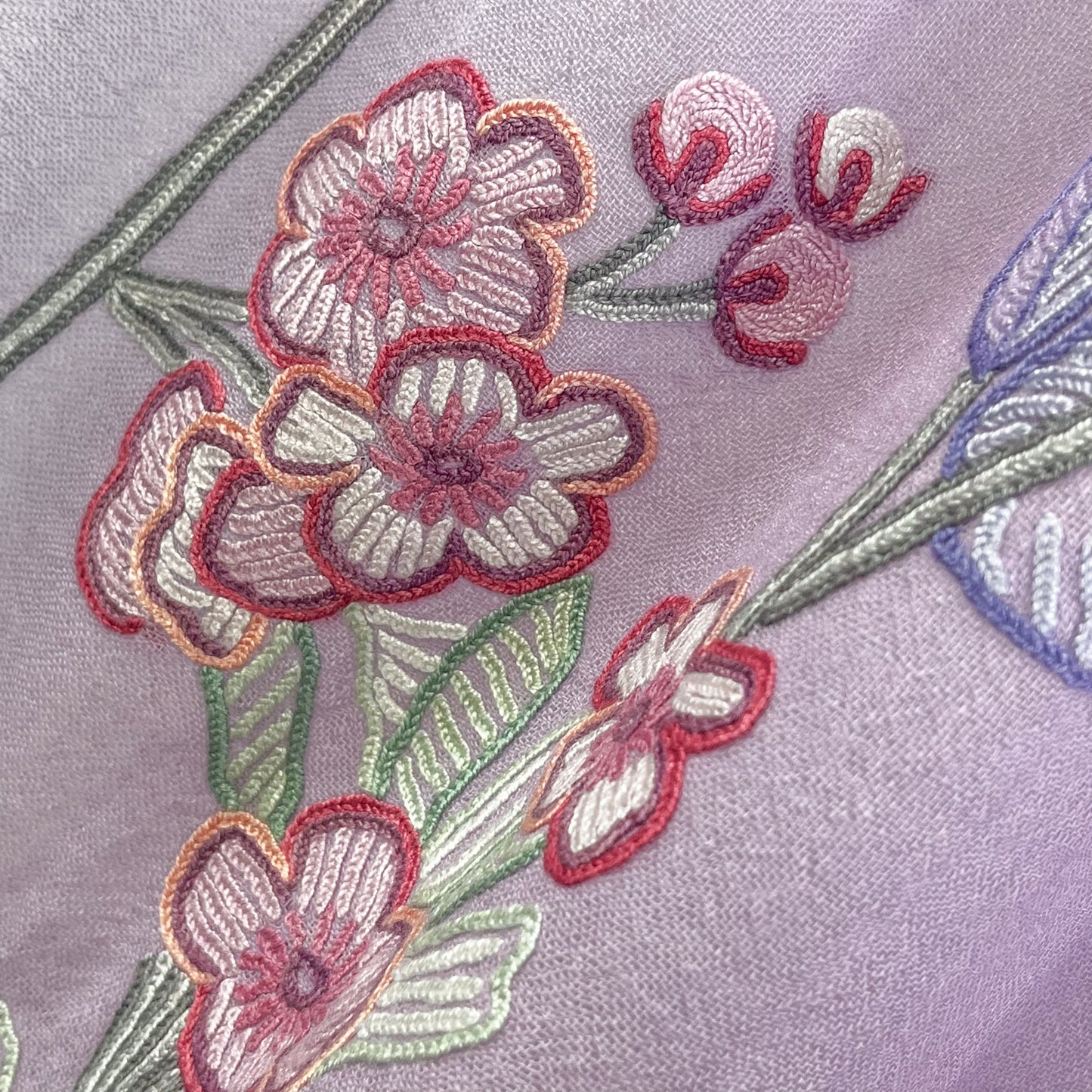 オリエンタルフラワーシリーズ薄手ウール&シルク アリー手刺繍ストール(ラベンダーグラデーション)