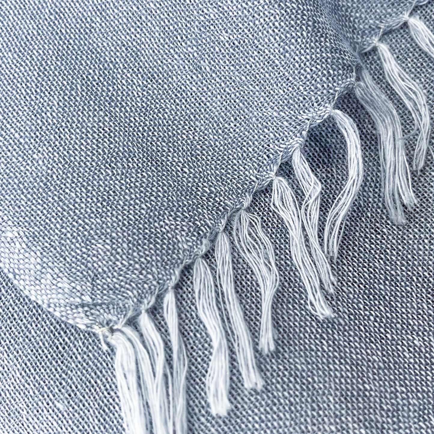 薄手ウール&シルク アリー手刺繍ストール (グレー)