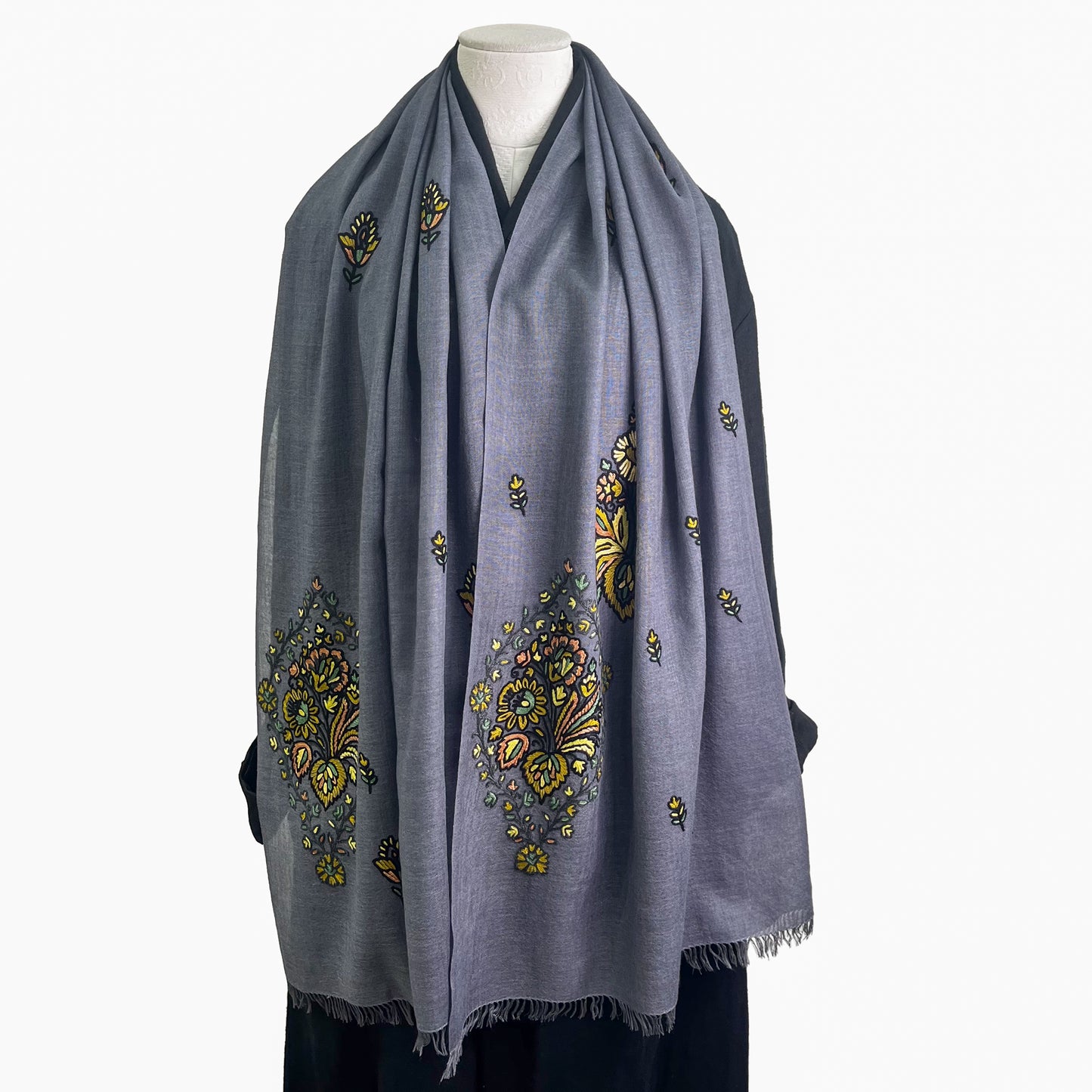 Jewelry Series 薄手ウール&シルク アリー手刺繍ストール (ダークグレー/イエロー)