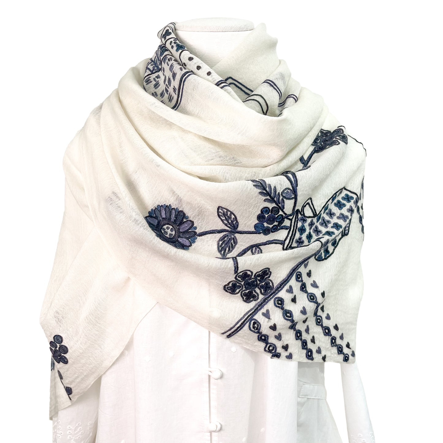 New Holiday Memories ウールシルク 手刺繍ストール(ホワイト/ブラック)