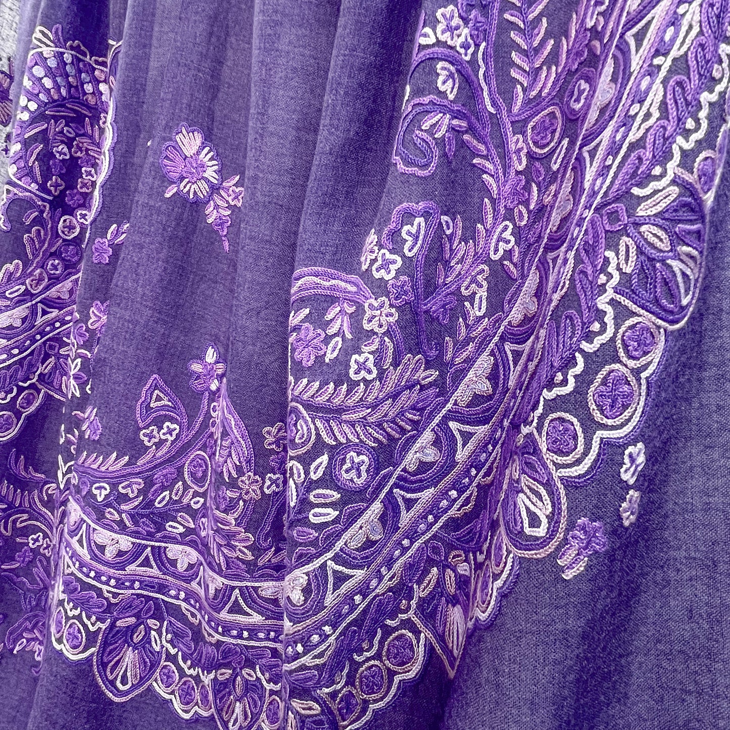 Lace 薄手ウール&シルク アリー手刺繍ストール (ダークパープル)