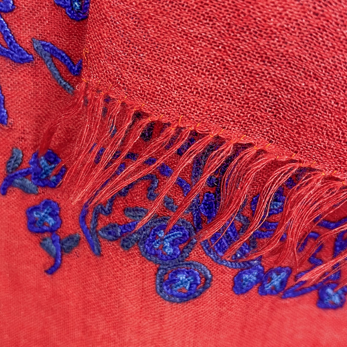 [Free Shipping] French Lace Motif Thin Wool &amp; Silk Allie Hand Embroidered Stole 60cm x 180cm (Dark Gray/Red)