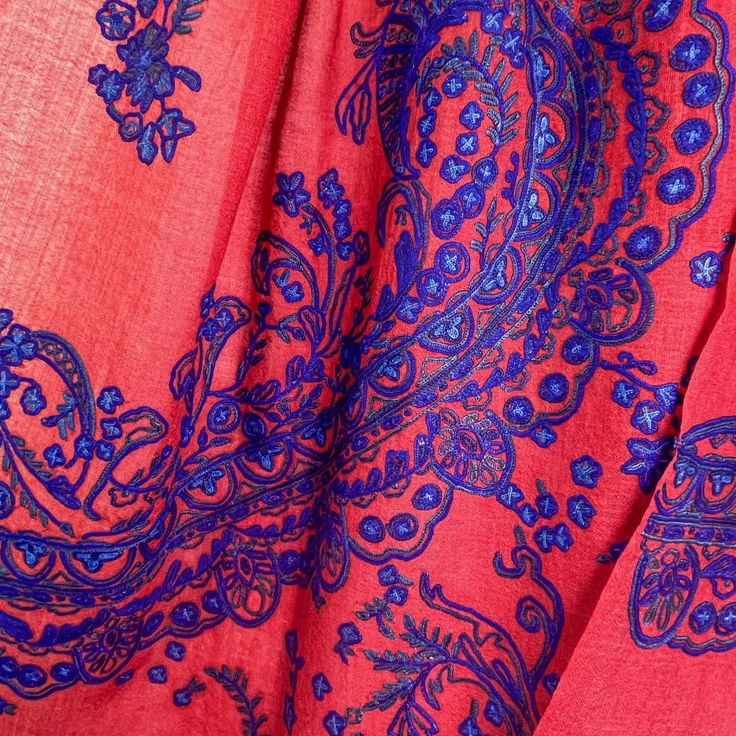 [Free Shipping] French Lace Motif Thin Wool &amp; Silk Allie Hand Embroidered Stole 60cm x 180cm (Dark Gray/Red)