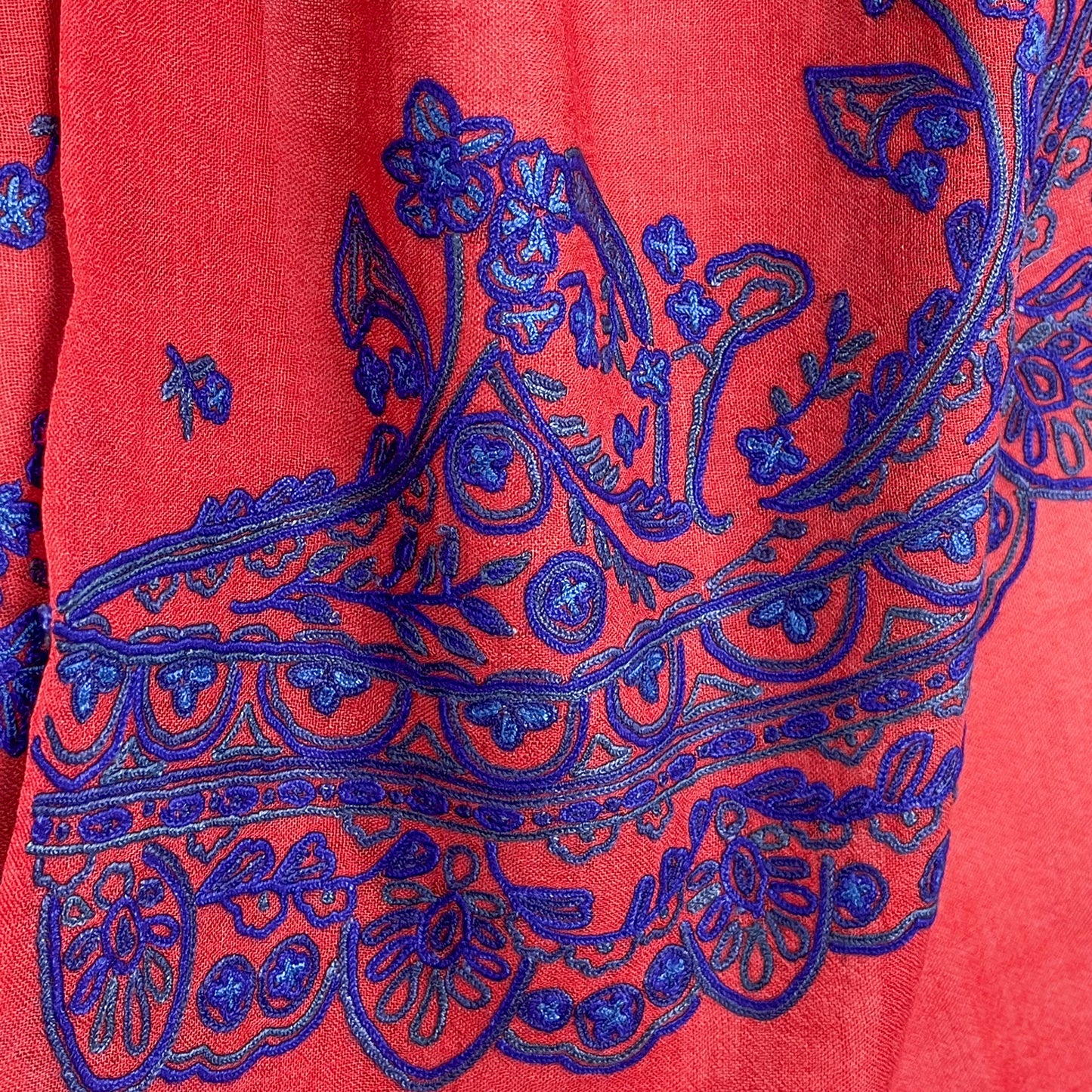 [Free Shipping] French Lace Motif Thin Wool &amp; Silk Allie Hand Embroidered Stole 60cm x 180cm (Dark Gray/Red)