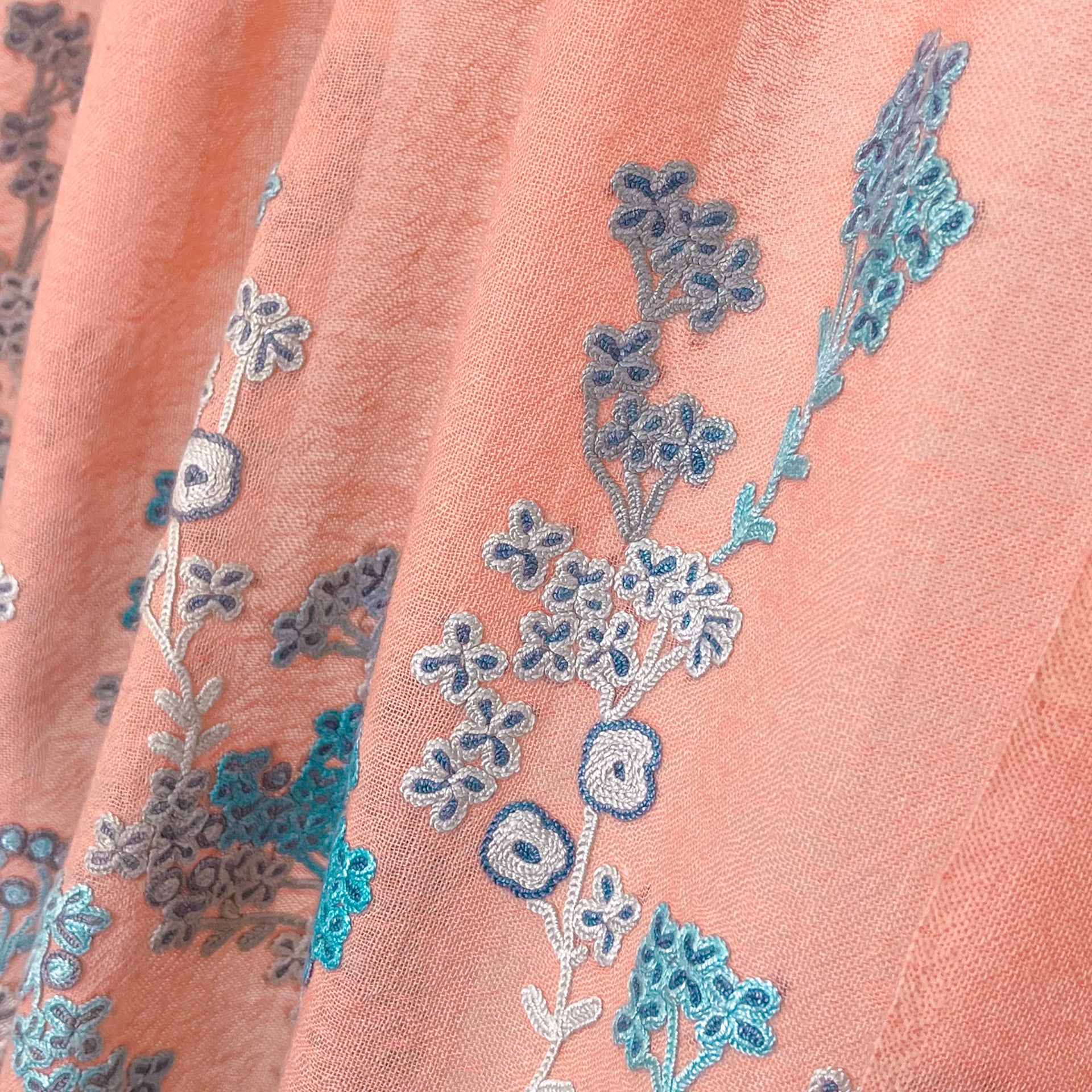 期間限定5/24まで】SPRING BLOSSOM ウール&シルク手刺繍ストール