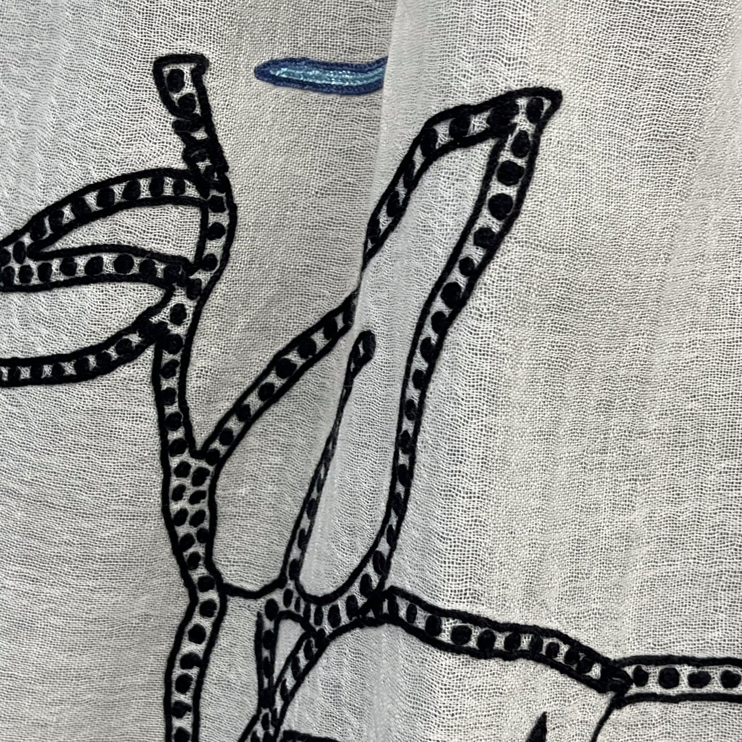 Abstract Lightweight Wool & Silk Ari Hand Embroidered Stole 60cm x 190cm (White) S-WTA4025_0271