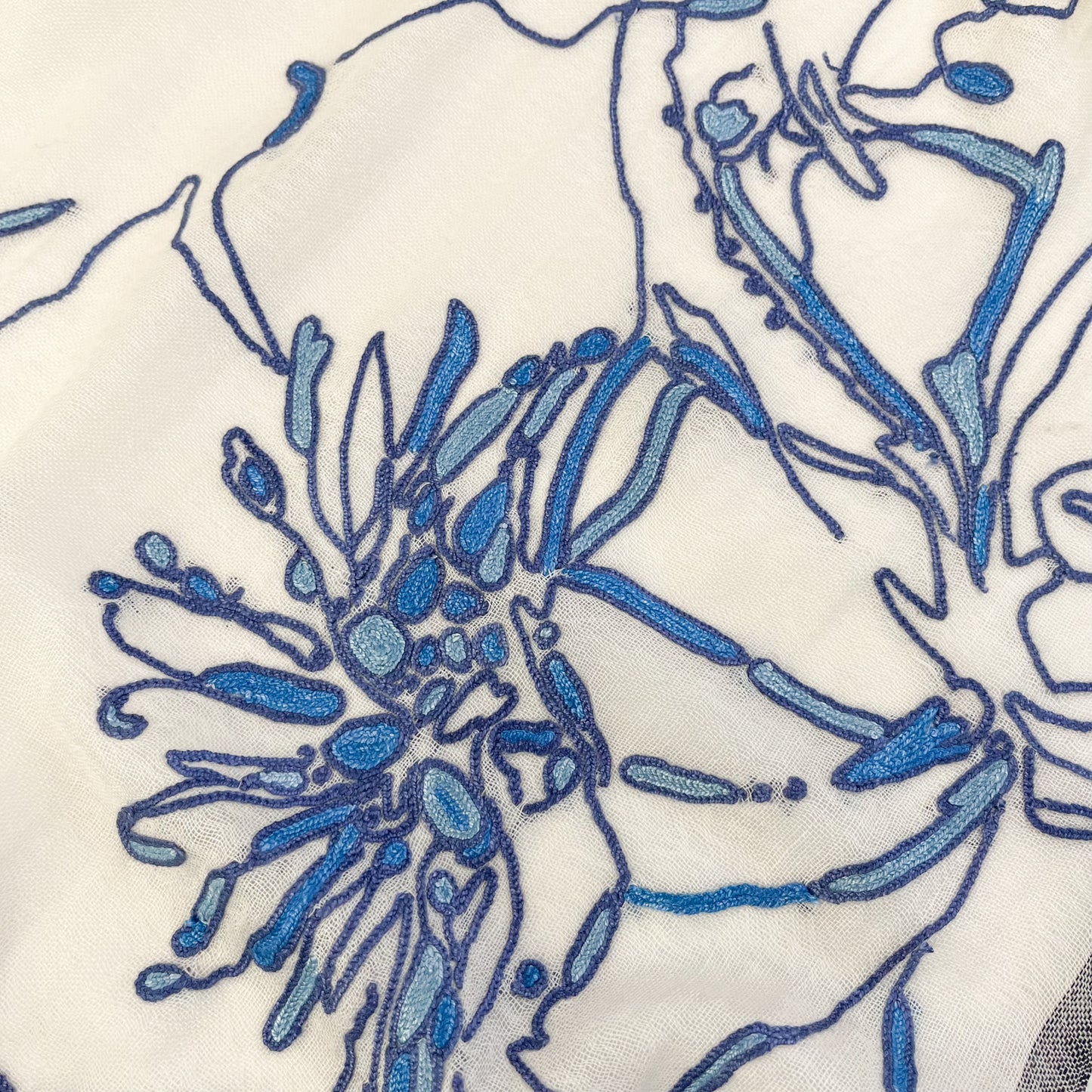 Abstract Lightweight Wool & Silk Ari Hand Embroidered Stole 60cm x 190cm (White) S-WTA4025_0271