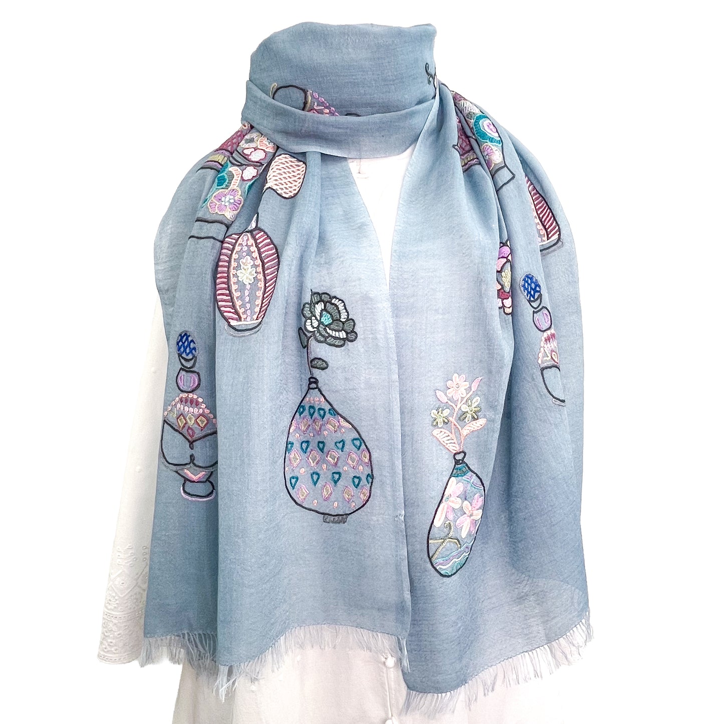 薄手ウールシルク アリー手刺繍ストール (ブルーグレー/ライトブルー)